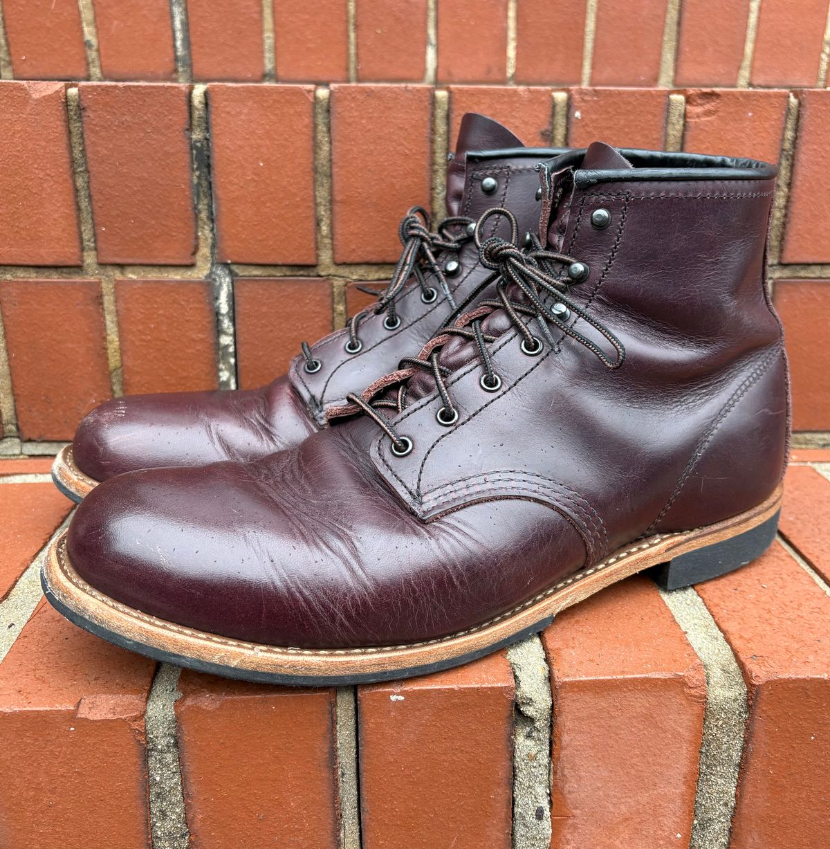 Photo by Shrimpy_grits on December 5, 2025 of the Red Wing Beckman in S.B. Foot Black Cherry Excalibur.