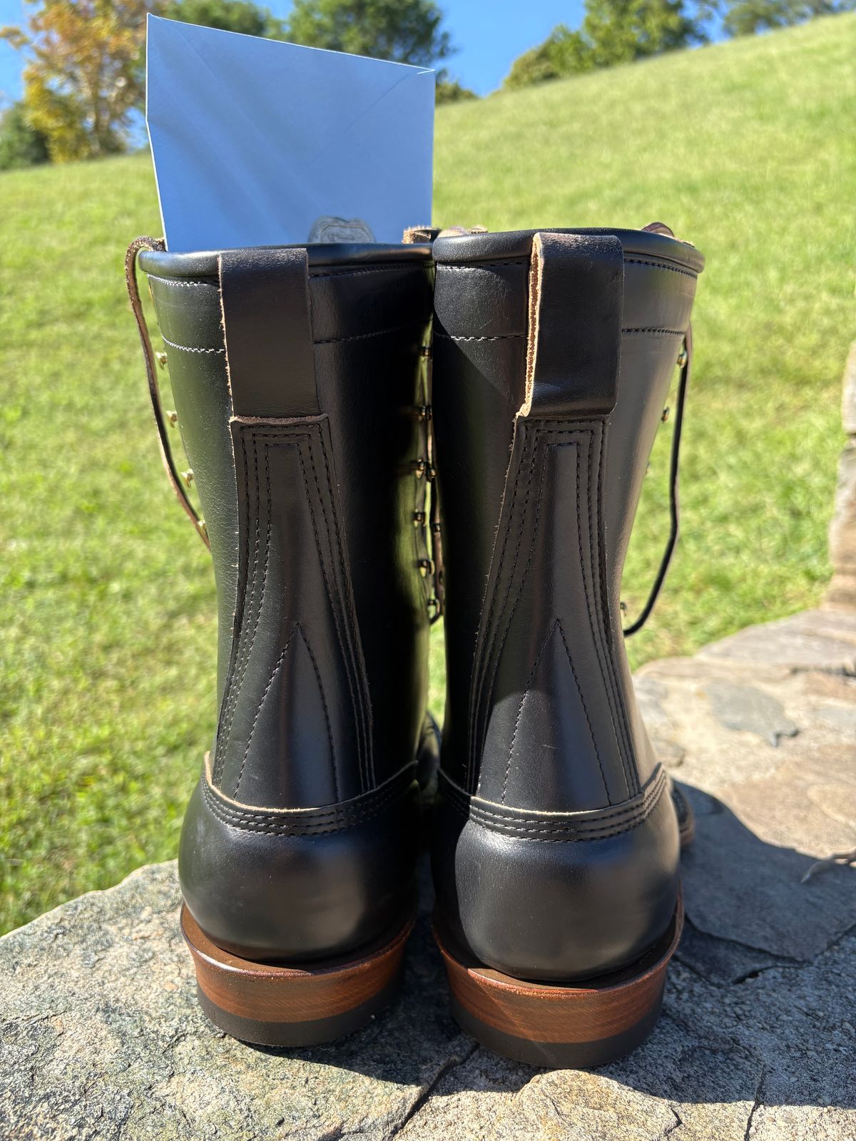 Photo by olorin on October 1, 2025 of the White's Bounty Hunter in Horween Black Chromexcel.