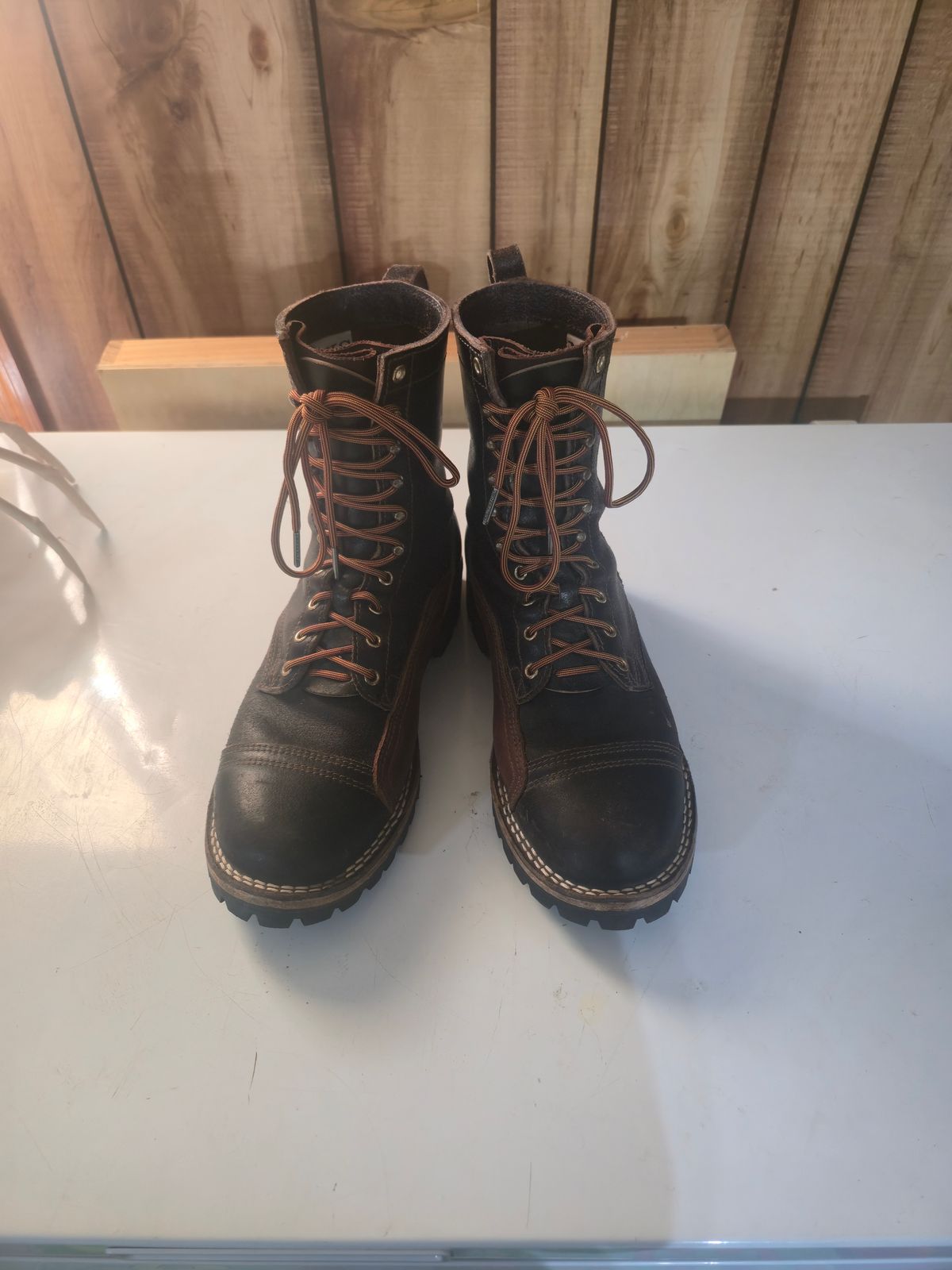 Photo by MisguidedClown69 on November 5, 2025 of the Nicks x Rose Anvil ND1 in Horween Brown Waxed Flesh.