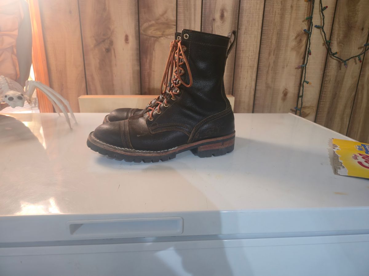 Photo by MisguidedClown69 on November 5, 2025 of the Nicks x Rose Anvil ND1 in Horween Brown Waxed Flesh.