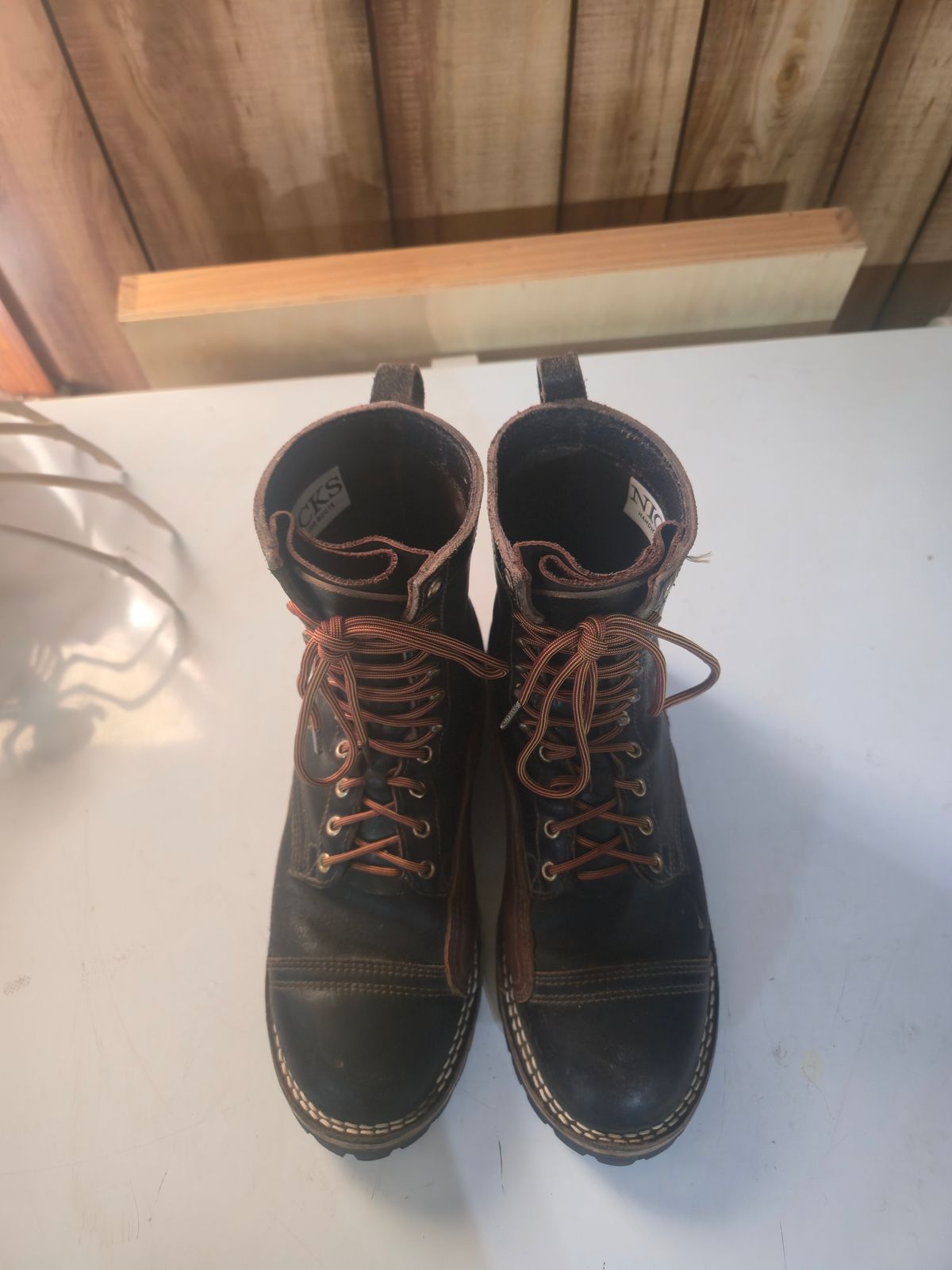 Photo by MisguidedClown69 on November 5, 2025 of the Nicks x Rose Anvil ND1 in Horween Brown Waxed Flesh.