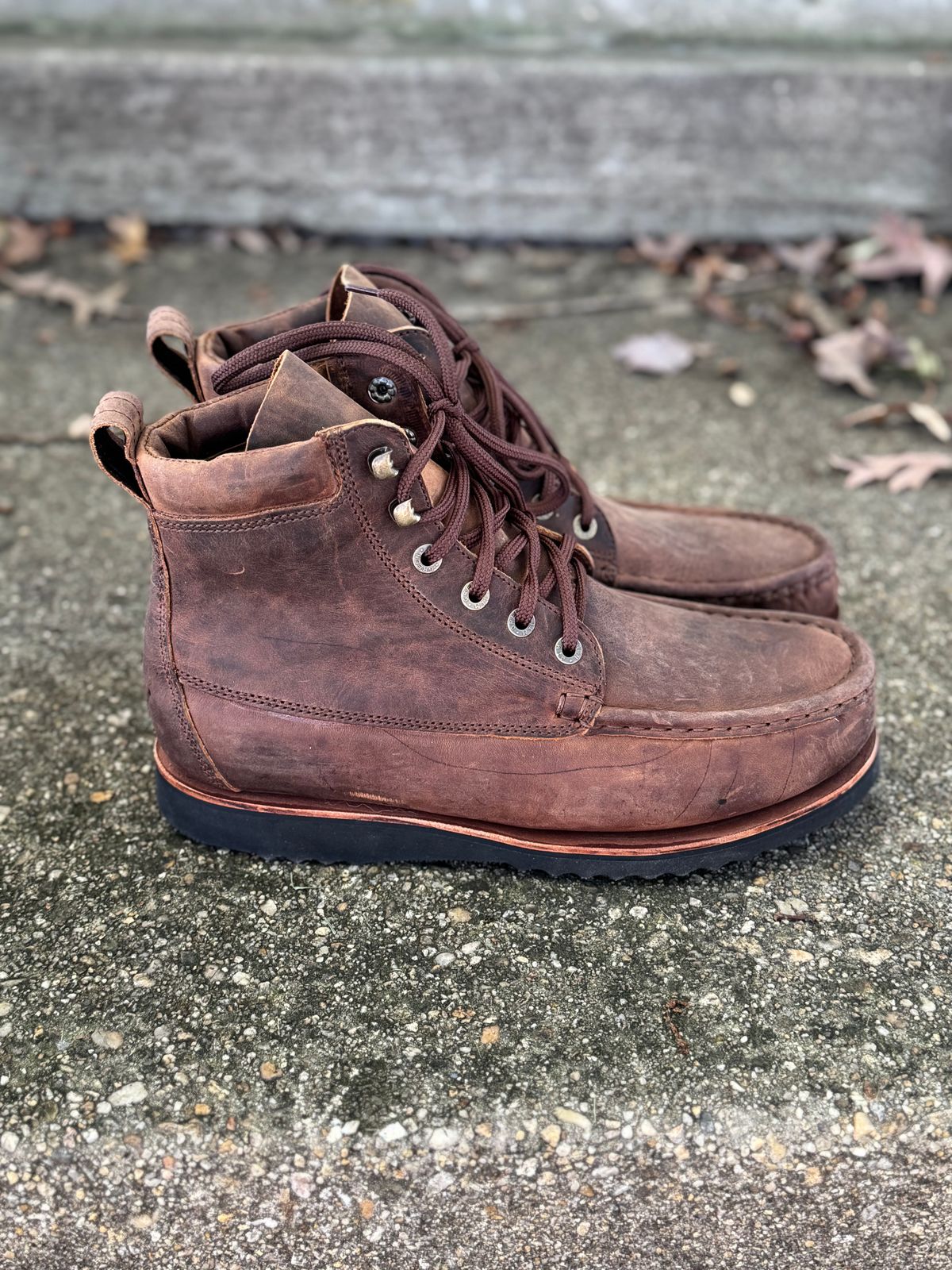 Photo by bnbun on October 4, 2025 of the Jim Green Meander - Moc-Toe in Bronco Full Grain.