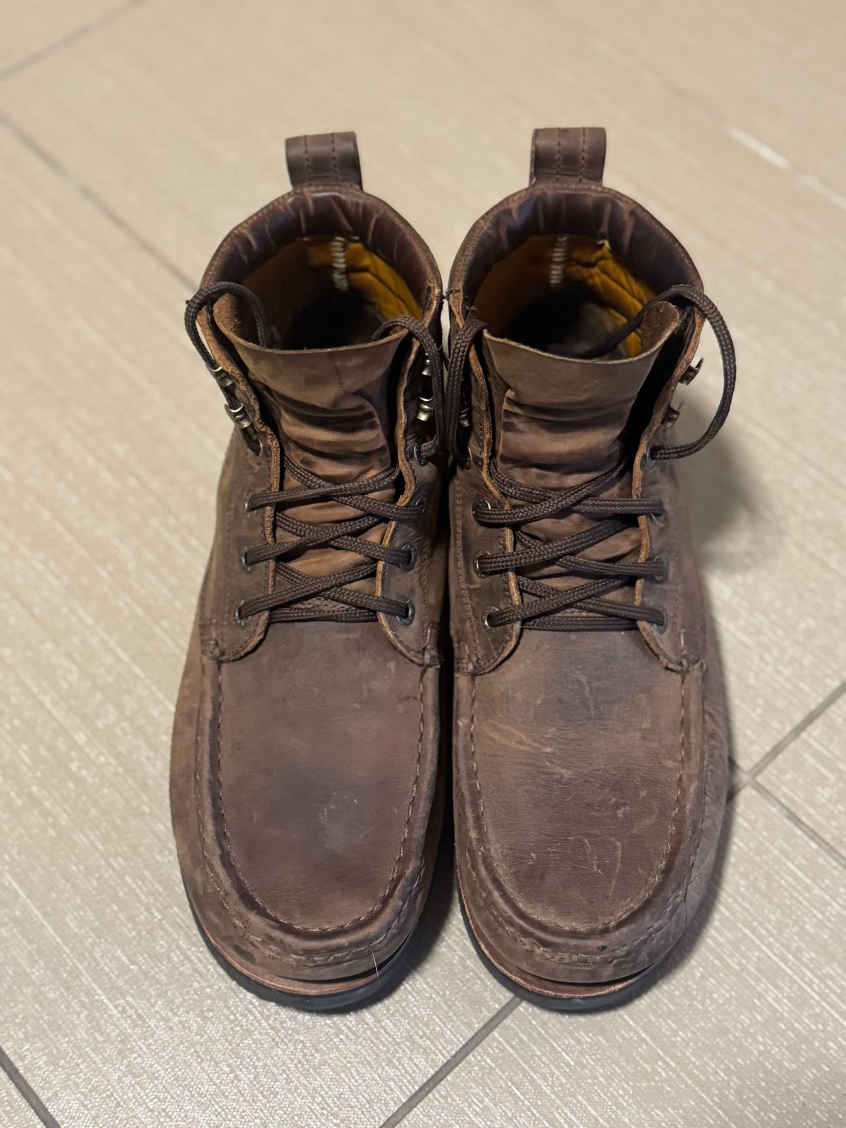 Photo by bnbun on December 6, 2025 of the Jim Green Meander - Moc-Toe in Bronco Full Grain.