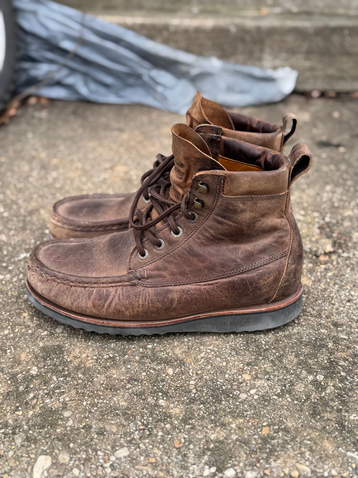 Photo by bnbun on January 5, 2026 of the Jim Green Meander - Moc-Toe in Bronco Full Grain.