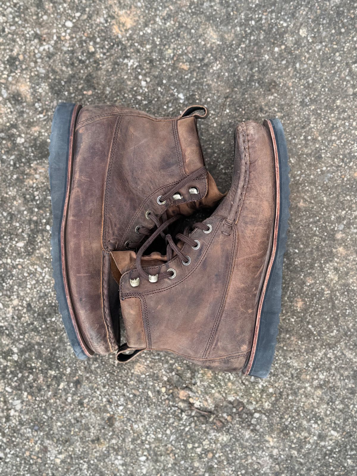 Photo by bnbun on January 5, 2026 of the Jim Green Meander - Moc-Toe in Bronco Full Grain.