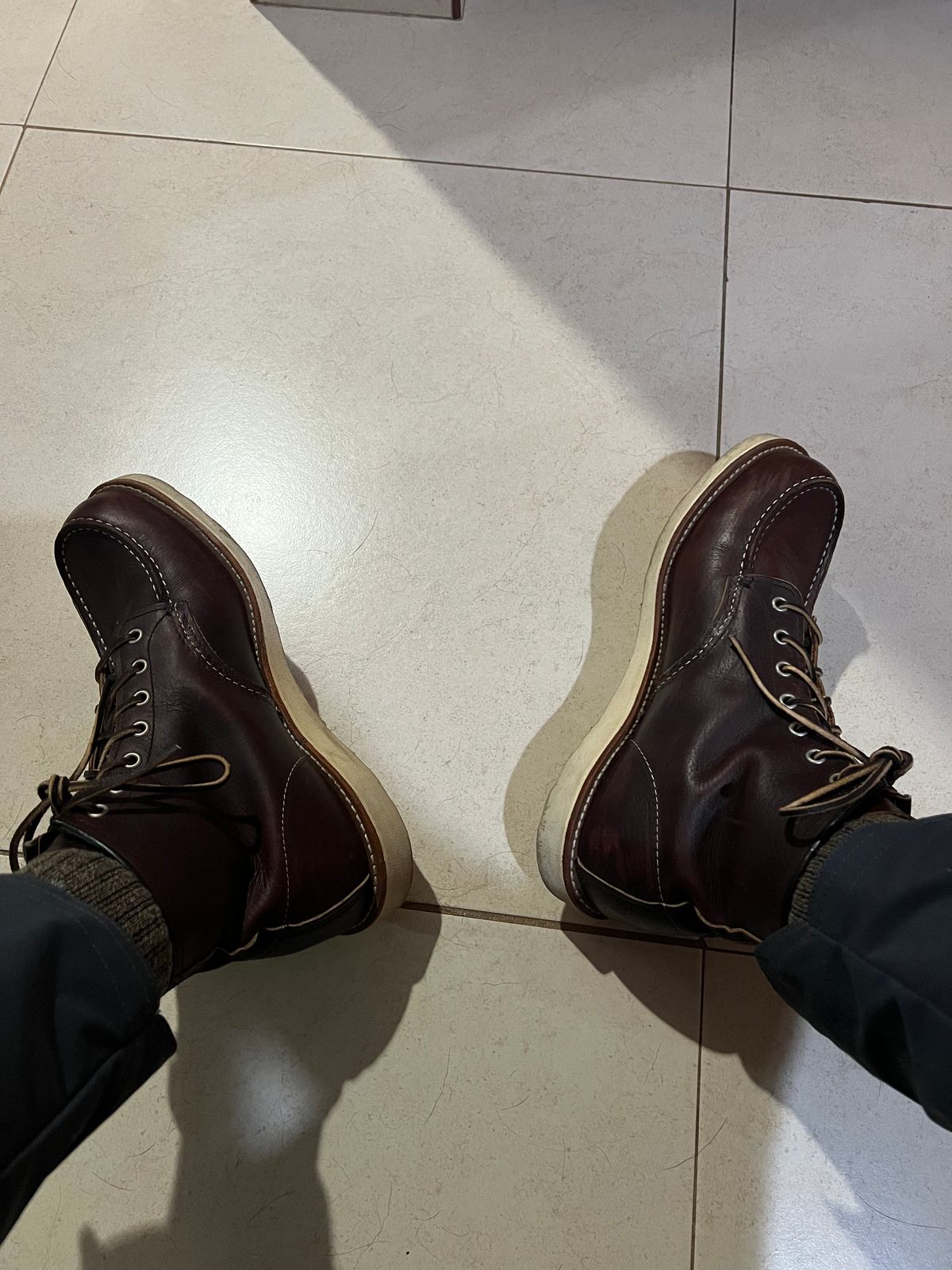 Photo by PVP on August 25, 2024 of the Red Wing 6-Inch Classic Moc in S.B. Foot Briar Oil Slick.
