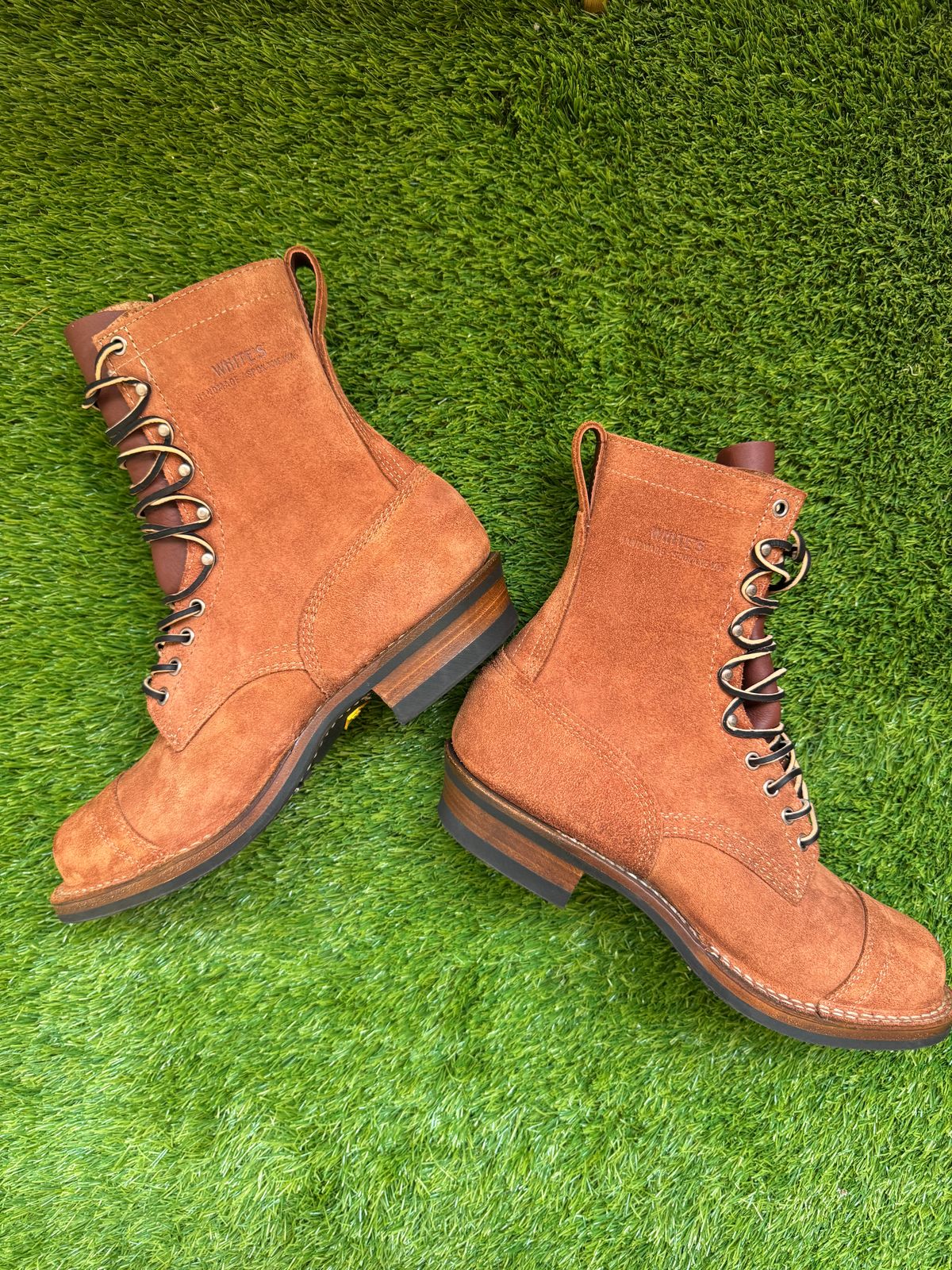 Photo by omar562 on August 13, 2025 of the White's Bounty Hunter in Seidel Red Dog Oil Tan Roughout.