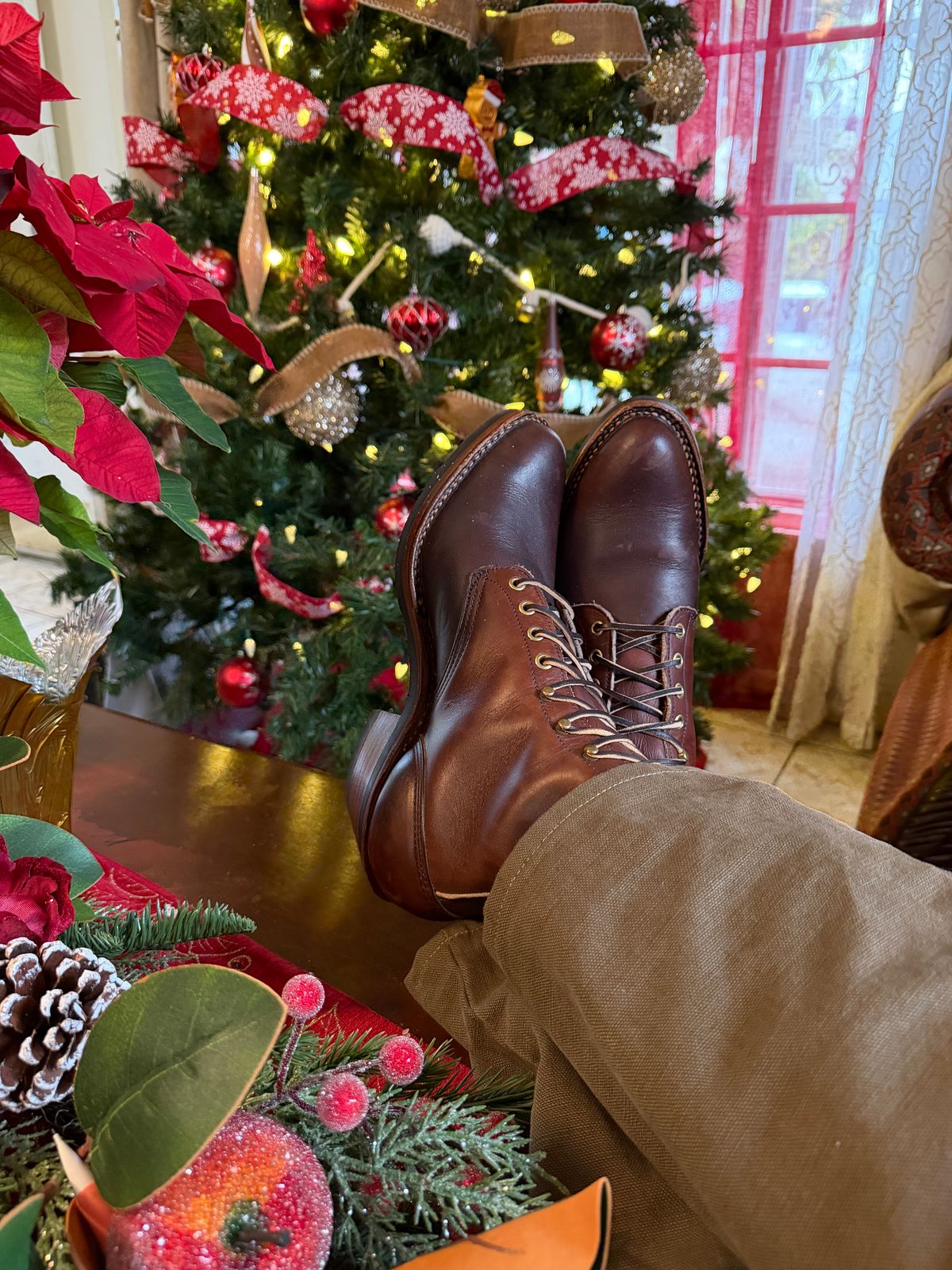 Photo by omar562 on December 24, 2025 of the White's Hathorn Packer in Horween Brown Chromexcel.