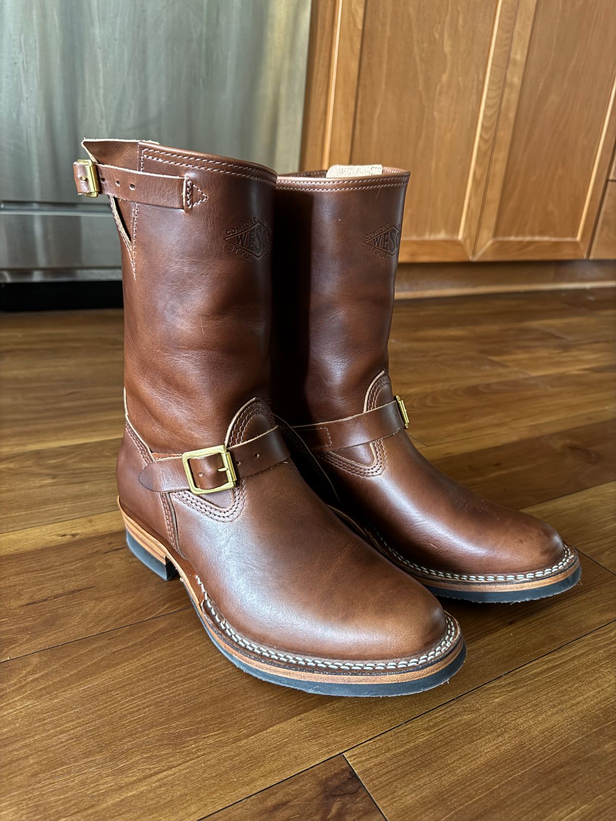Photo by omar562 on June 7, 2025 of the Wesco Mister Lou in Horween Mahogany Chromexcel.