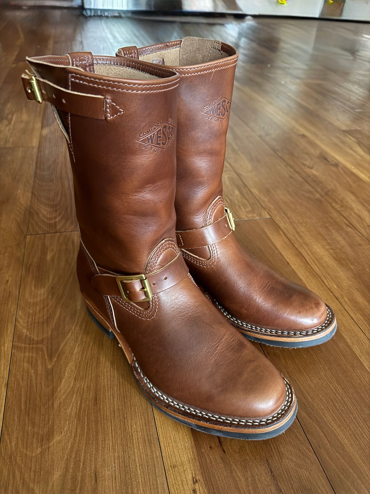 Photo by omar562 on June 7, 2025 of the Wesco Mister Lou in Horween Mahogany Chromexcel.