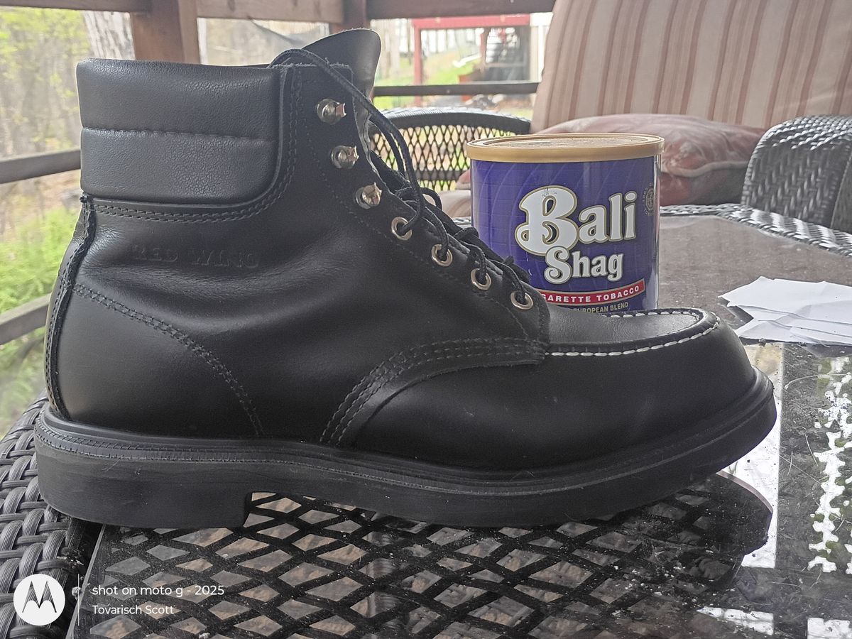 Photo by Tovarisch on April 22, 2026 of the Red Wing 8133 "Frankfurter" Moc in S.B. Foot Black Chrome.