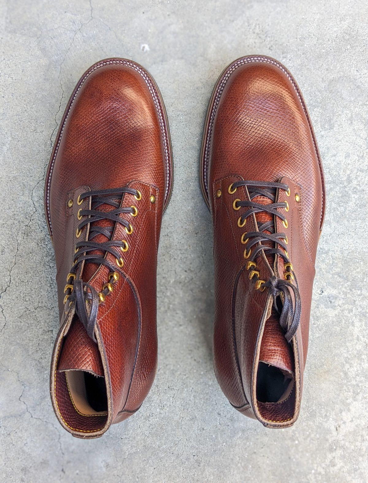 Photo by nikolanottesla on February 3, 2024 of the Iron Boots x Østmo Type 1 in Horween Pioneer Hatchgrain.