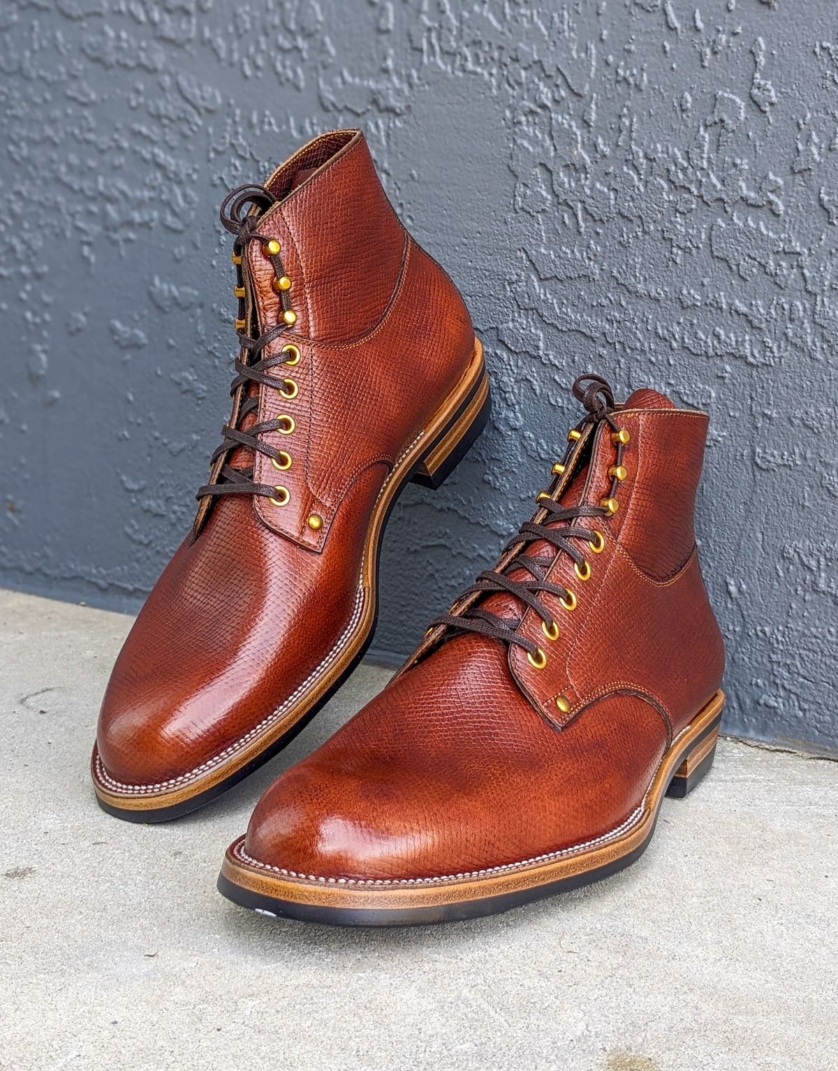 Photo by nikolanottesla on February 3, 2024 of the Iron Boots x Østmo Type 1 in Horween Pioneer Hatchgrain.
