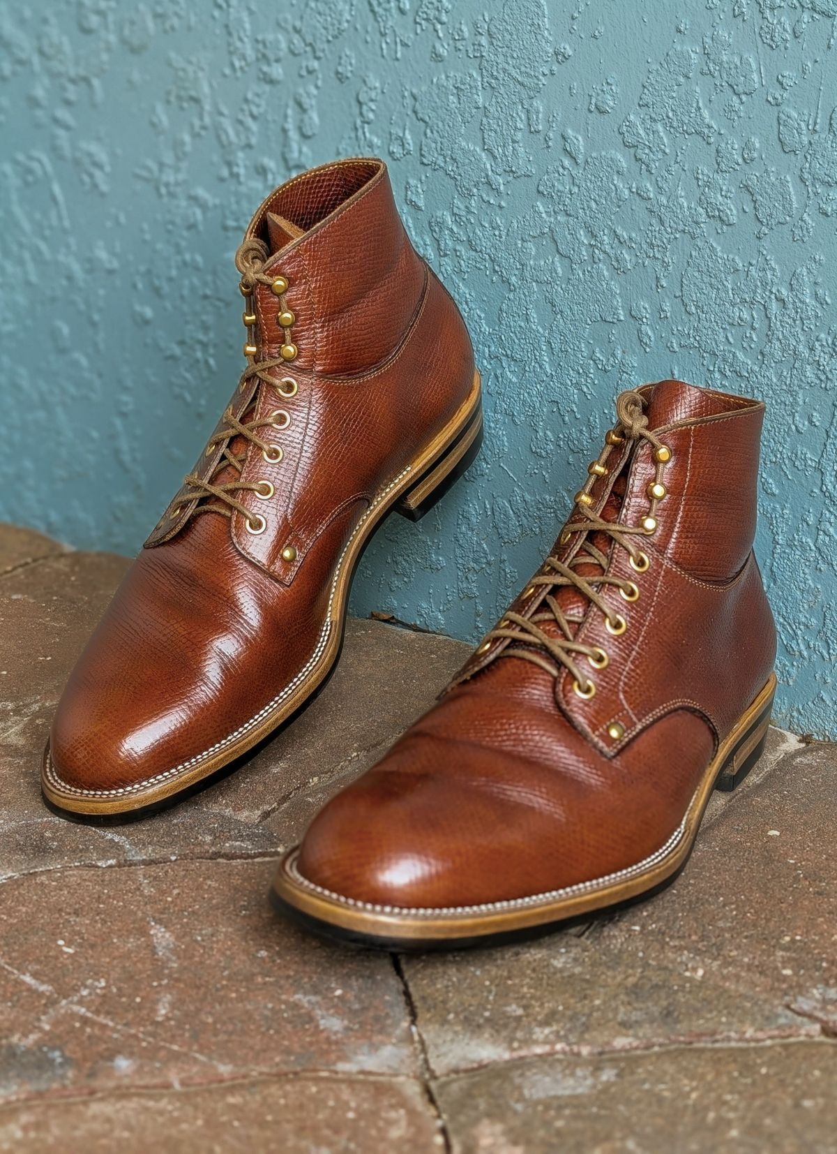Photo by nikolanottesla on March 20, 2025 of the Iron Boots x Østmo Type 1 in Horween Pioneer Hatchgrain.