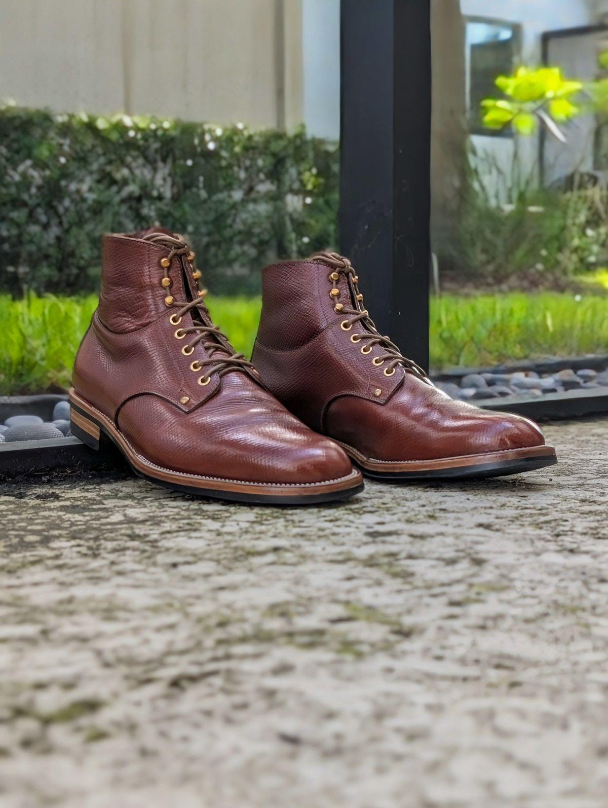 Photo by nikolanottesla on August 31, 2025 of the Iron Boots x Østmo Type 1 in Horween Pioneer Hatchgrain.