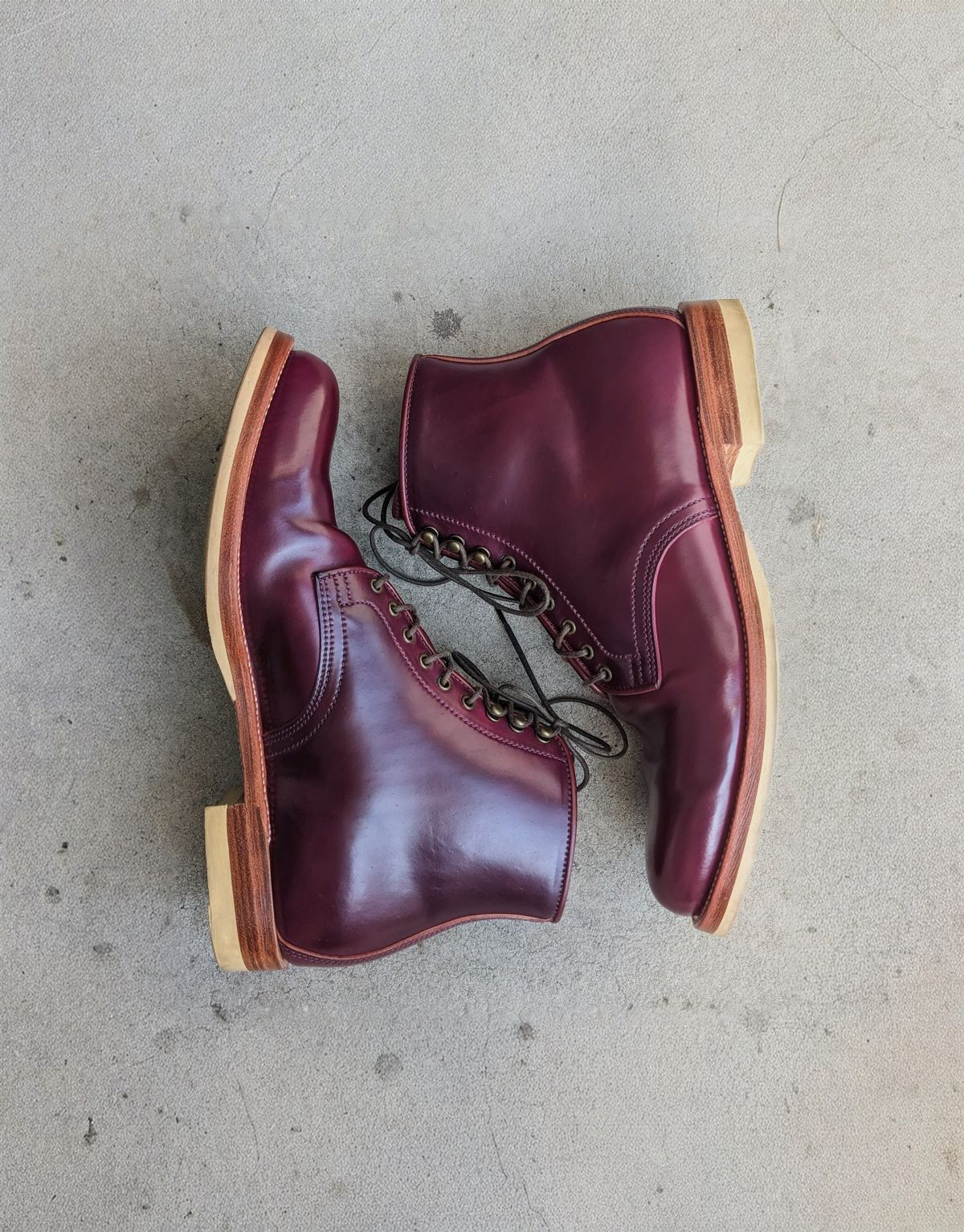 Photo by nikolanottesla on December 4, 2022 of the XBXS Derby Boots in Horween Ultraviolet Shell Cordovan.