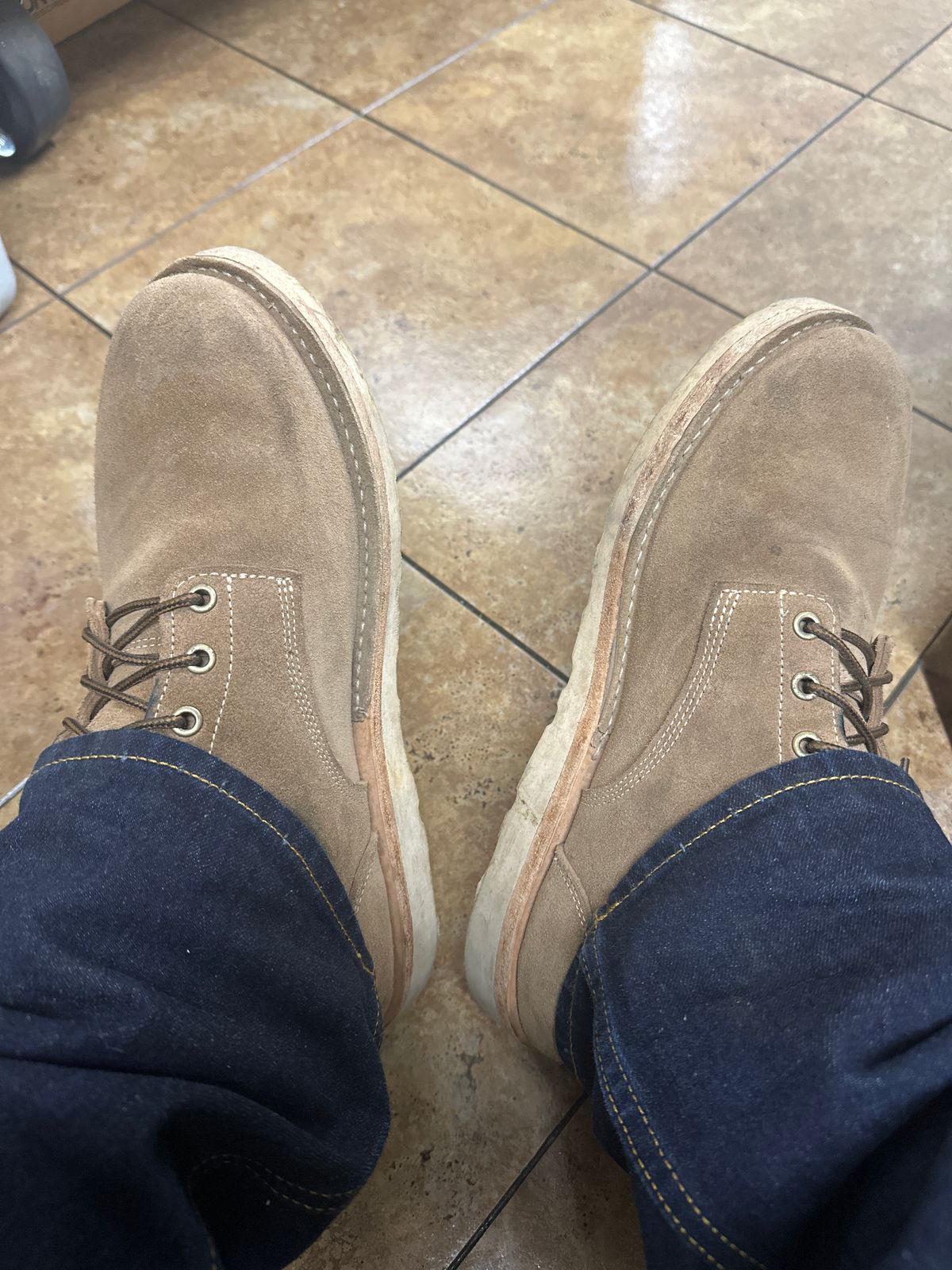 Photo by Hammer on October 29, 2024 of the Self-Made Custom Model in Horween Natural Chromexcel Roughout.
