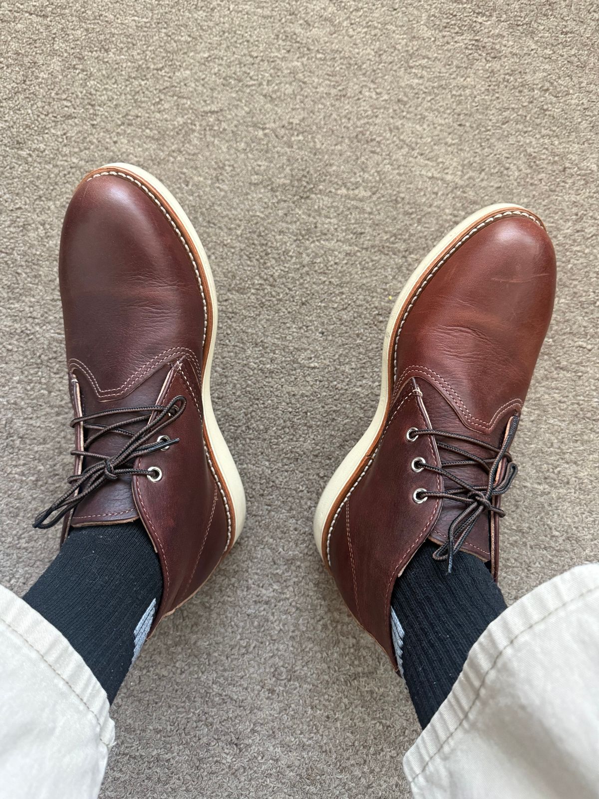 Photo by rb_sampson on May 7, 2025 of the Red Wing Work Chukka in S.B. Foot Briar Oil Slick.