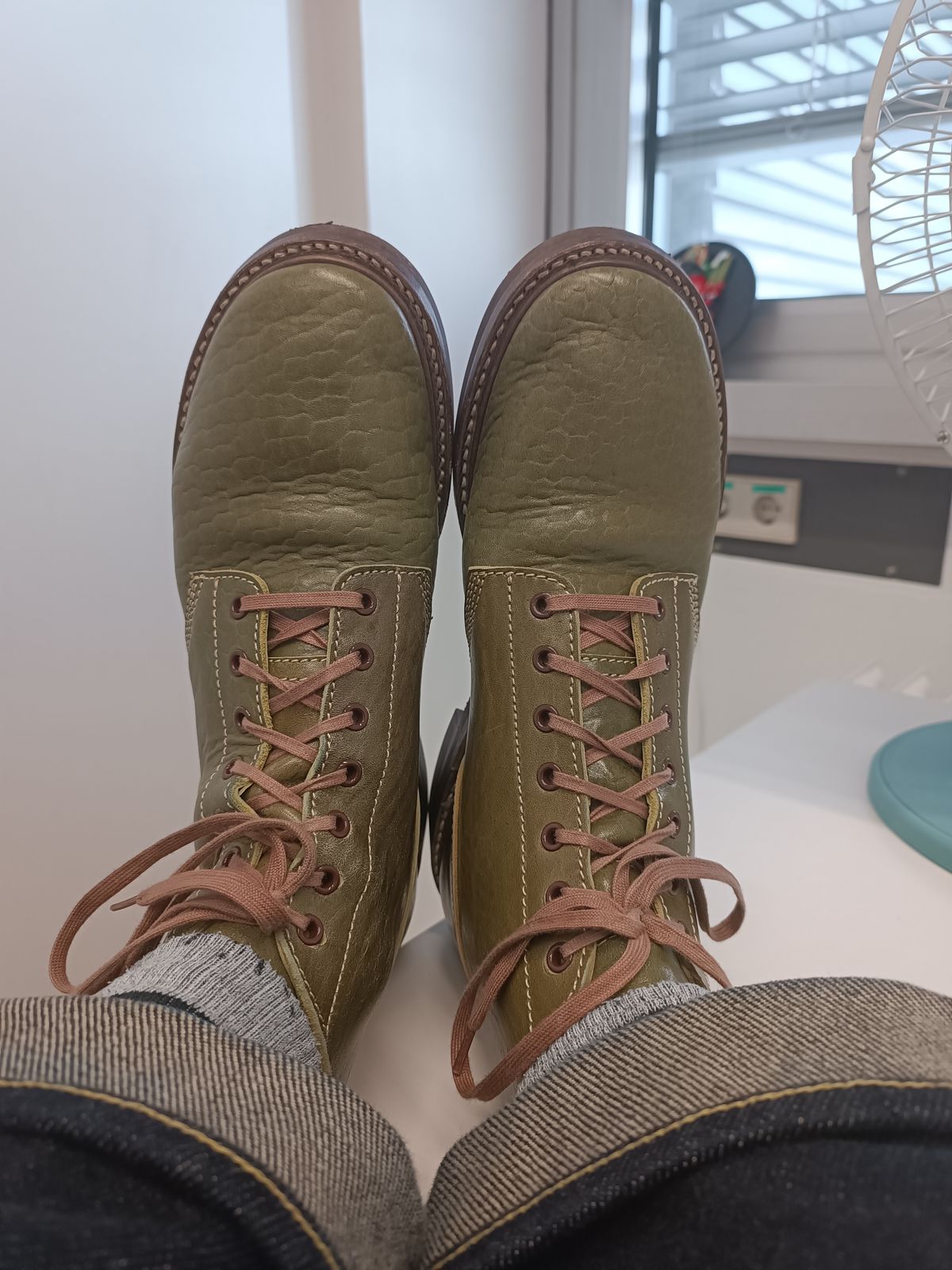 Photo by olgi on April 4, 2025 of the John Lofgren M-43 Service Shoes in Shinki Olive Shrunken Horsebutt.