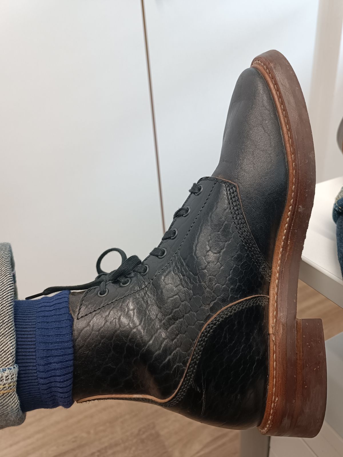 Photo by olgi on May 7, 2025 of the John Lofgren M-43 Service Shoes in Shinki Black Teacore Horsebutt.