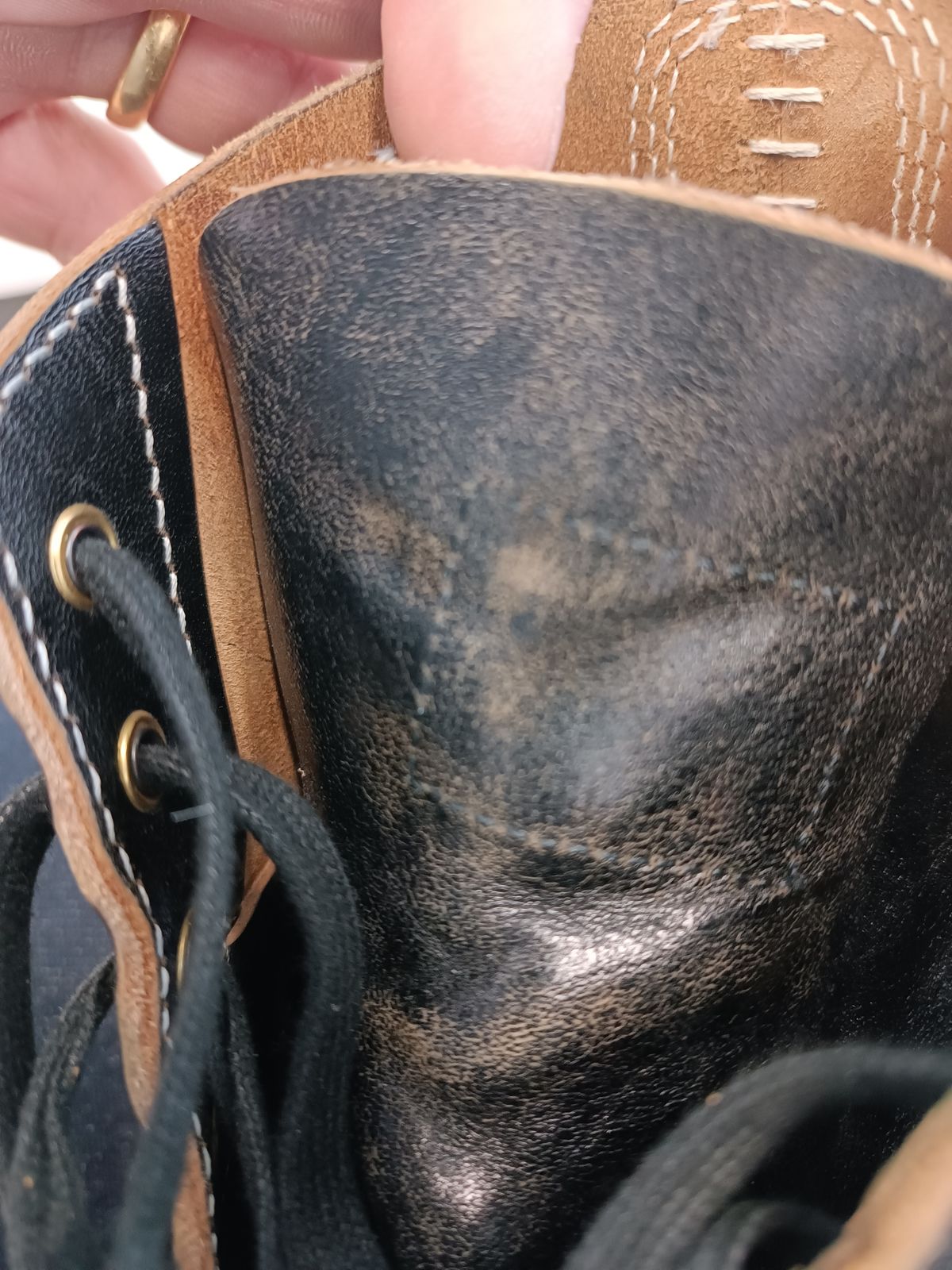 Photo by olgi on April 10, 2025 of the John Lofgren M-43 Service Shoes in Shinki Black Teacore Horsebutt.