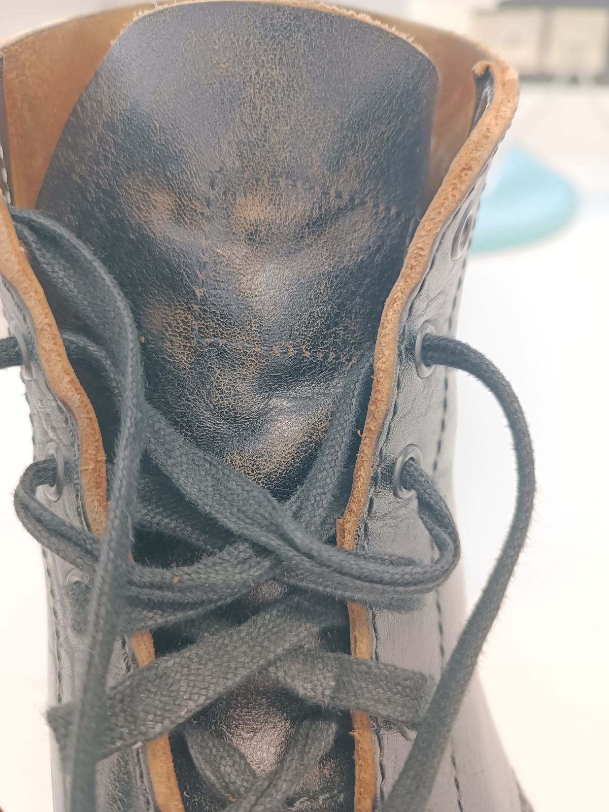 Photo by olgi on April 10, 2025 of the John Lofgren M-43 Service Shoes in Shinki Black Teacore Horsebutt.