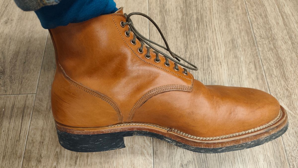 Photo by olgi on November 13, 2025 of the Viberg N1 in Maryam Cuoio Horsebutt.