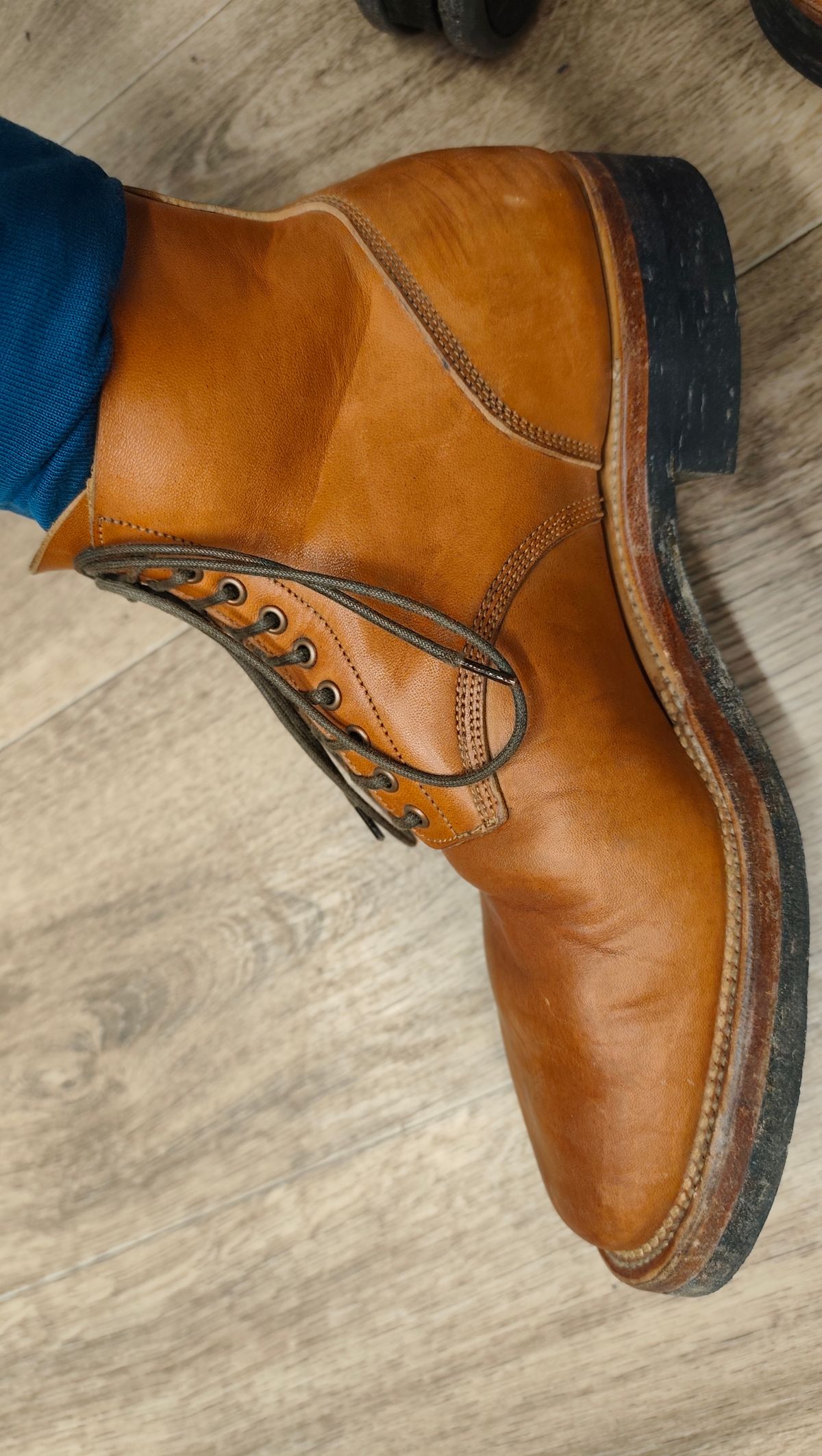 Photo by olgi on November 13, 2025 of the Viberg N1 in Maryam Cuoio Horsebutt.