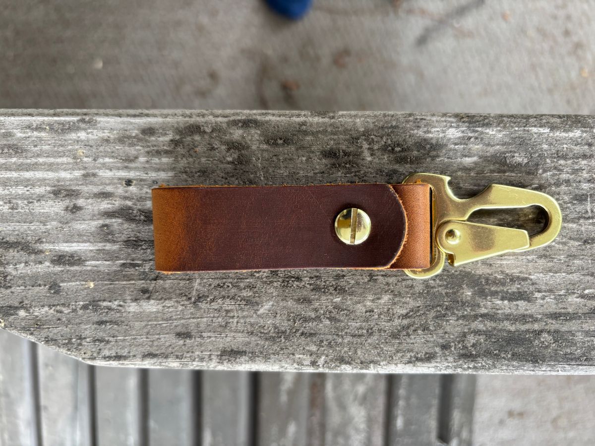 Photo by ZFitzGolf on August 5, 2025 of the Nicks Key Clip in Horween Orange Predator.