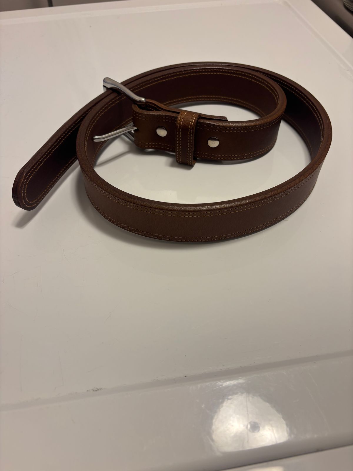 Photo by ZFitzGolf on November 28, 2025 of the Hanks Leather Goods Montana Bison Double Layer in Law Tanning Peanut Big Horn Shrunken Bison.