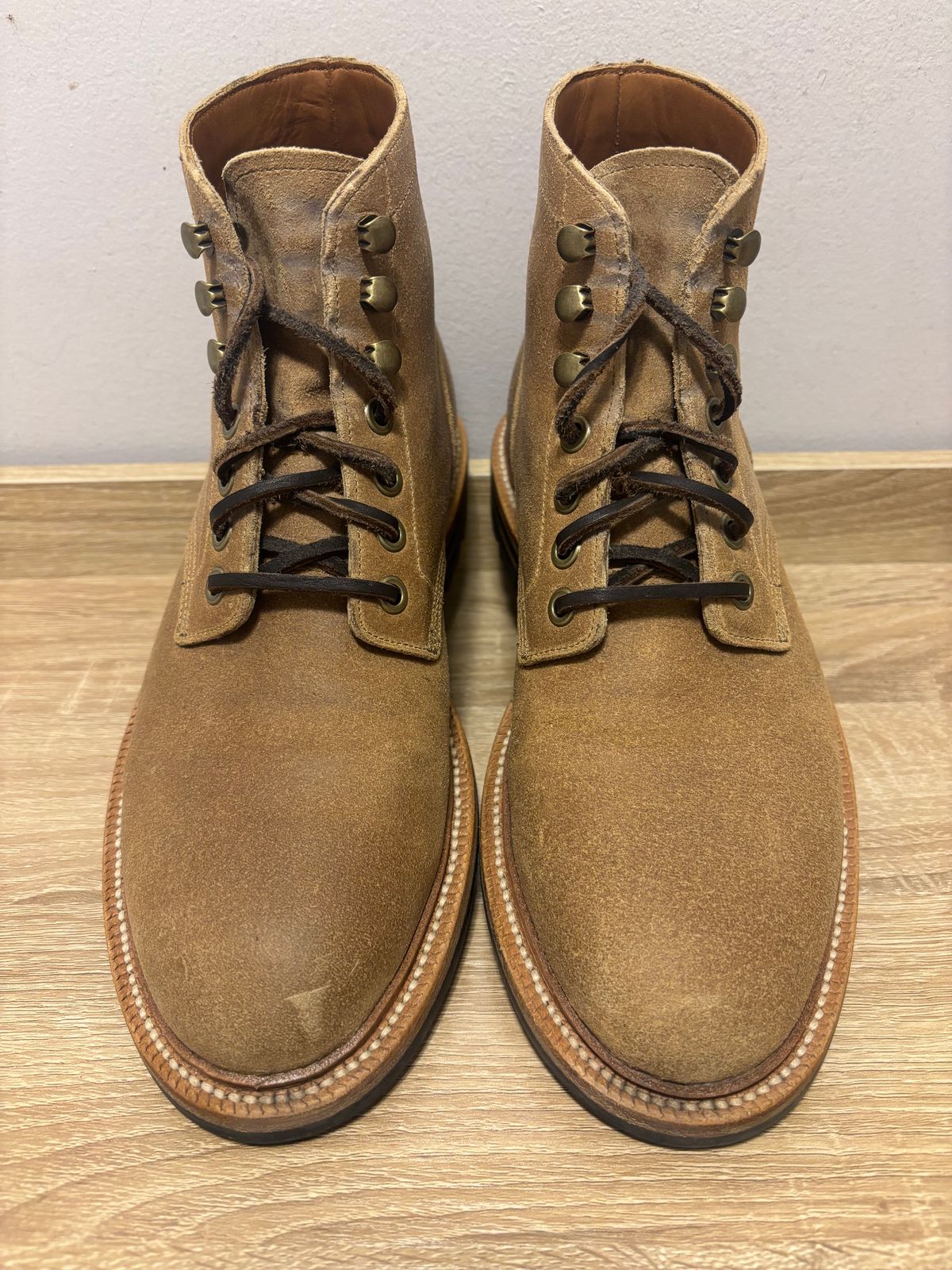 Photo by ZFitzGolf on February 22, 2026 of the Grant Stone Diesel Boot in C.F. Stead Natural Waxy Commander Suede.