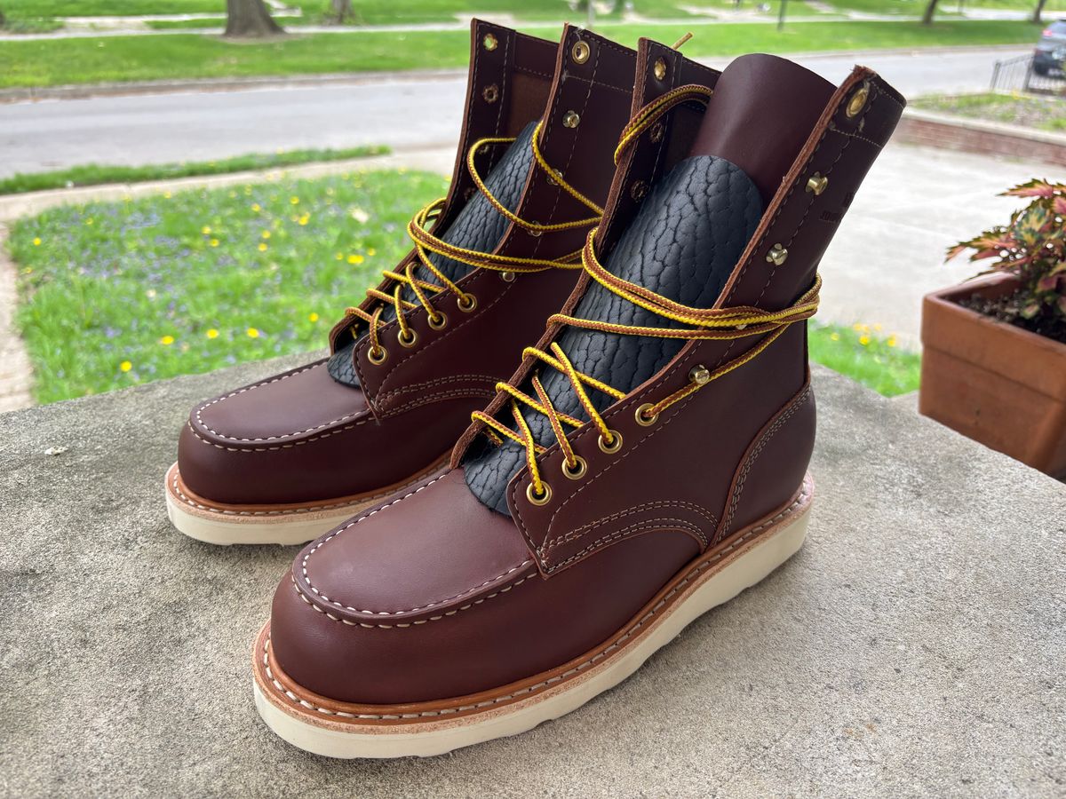 Photo by ZFitzGolf on May 3, 2025 of the White's Perry 8" in Seidel Red Dog Oil Tan.