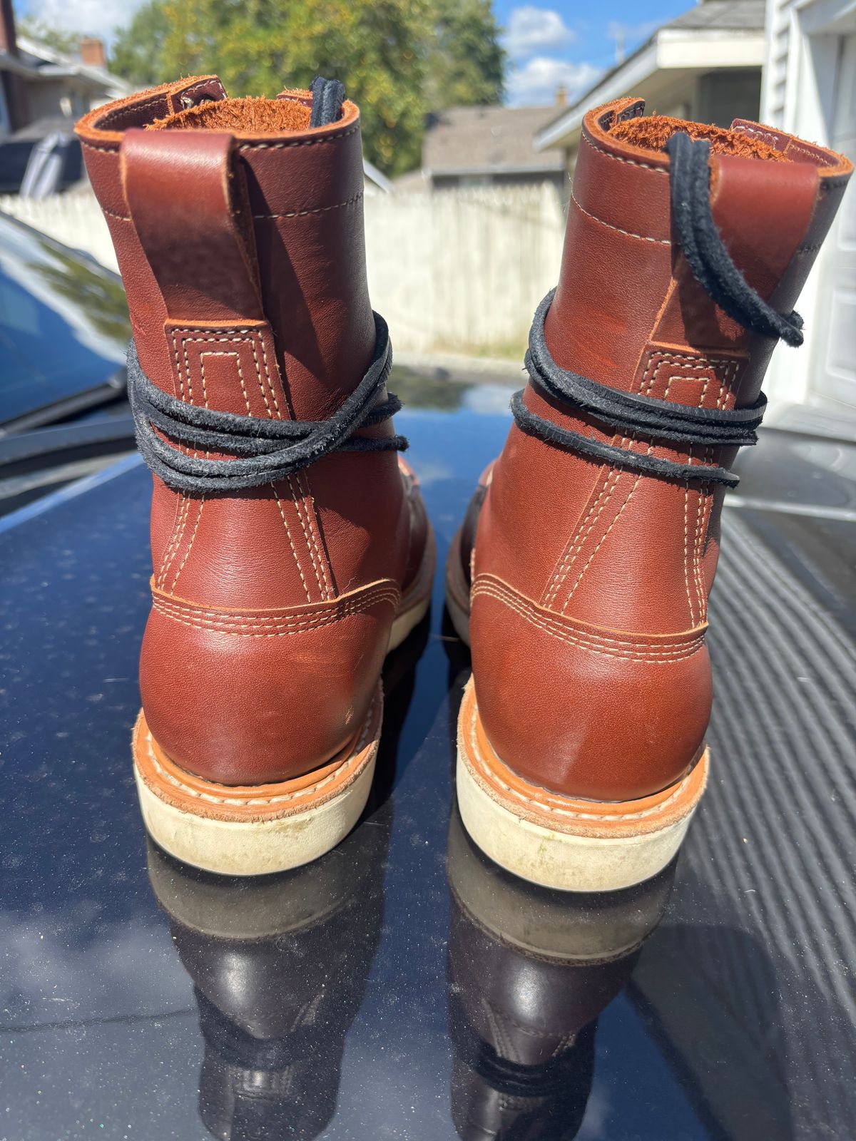 Photo by ZFitzGolf on September 26, 2025 of the White's Perry 8" in Seidel Red Dog Oil Tan.