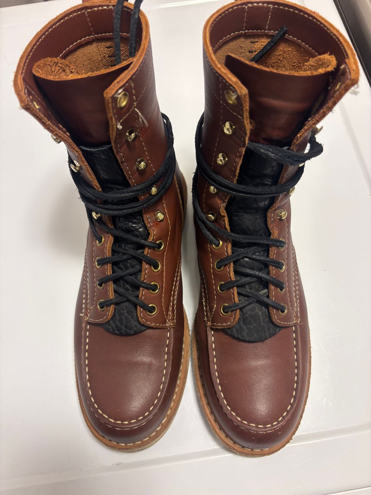 Photo by ZFitzGolf on November 30, 2025 of the White's Perry 8" in Seidel Red Dog Oil Tan.