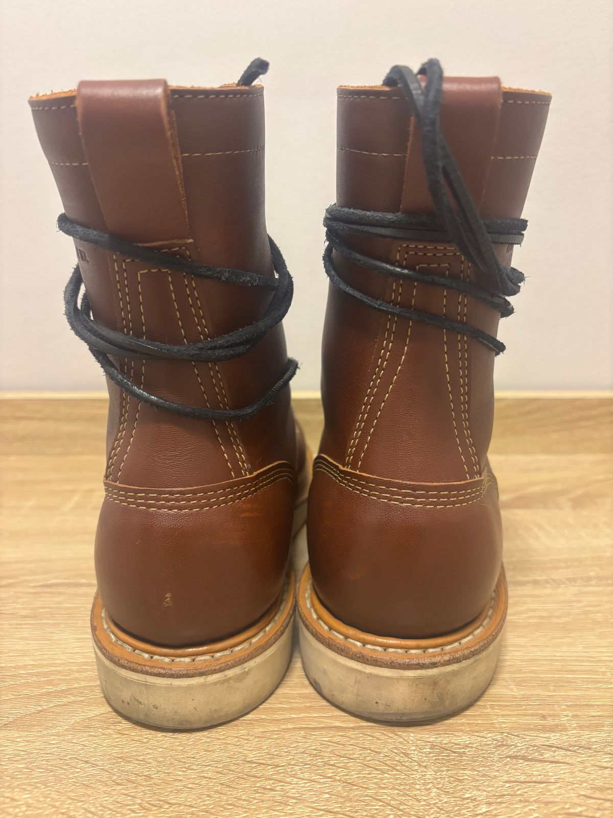 Photo by ZFitzGolf on March 29, 2026 of the White's Perry 8" in Seidel Red Dog Oil Tan.