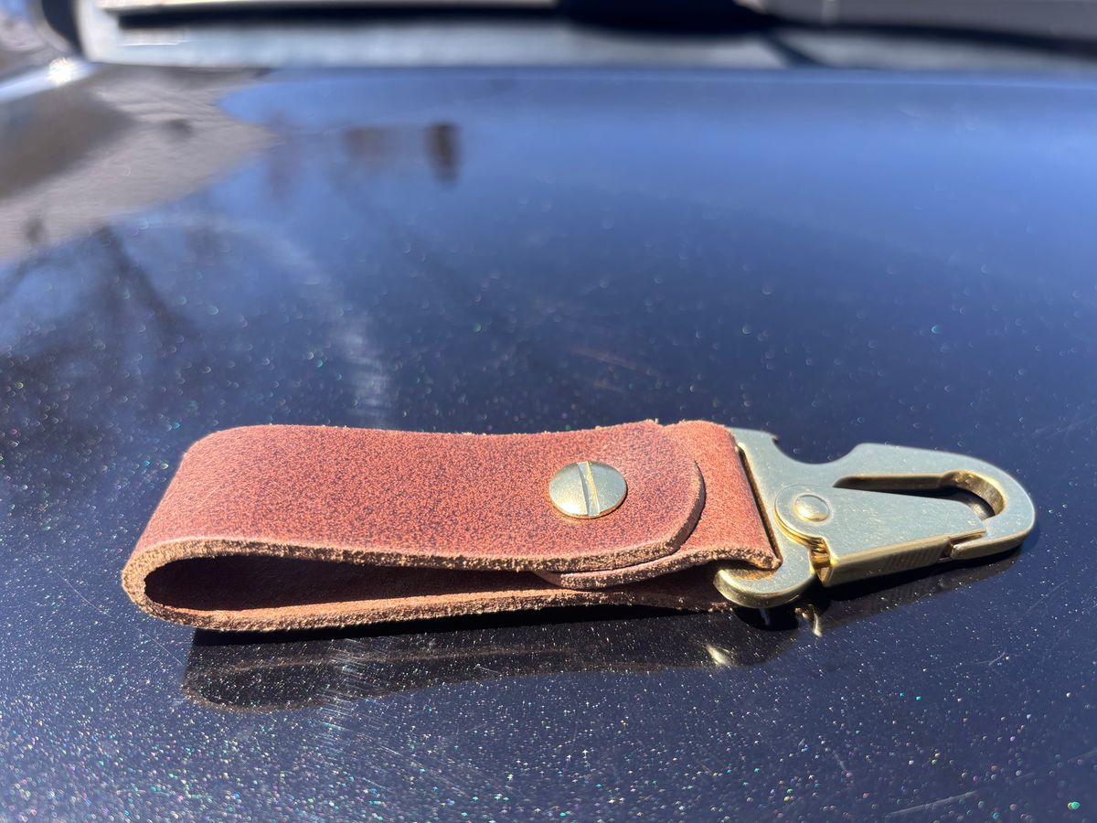 Photo by ZFitzGolf on April 7, 2026 of the Nicks Key Clip in Horween Natural Waxed Flesh.
