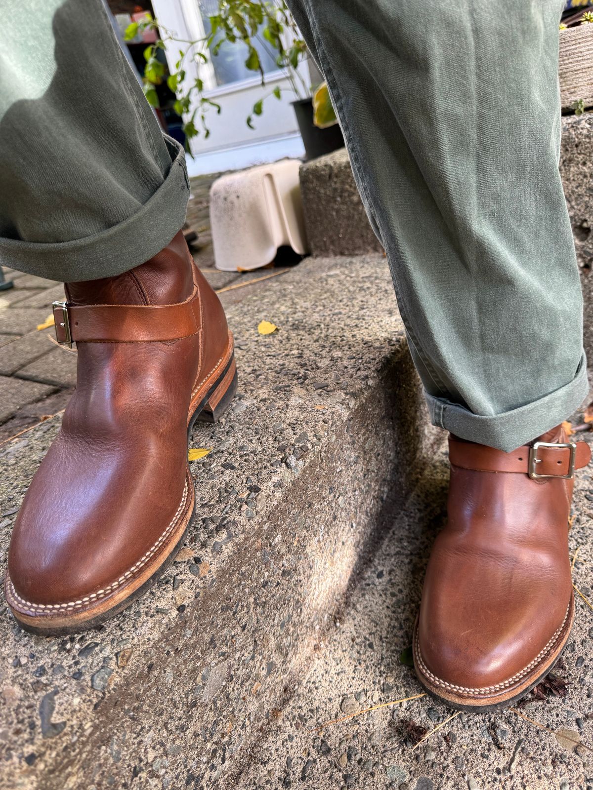 Photo by congressmancuff on November 4, 2025 of the Viberg Engineer in Horween Crust Chromexcel.