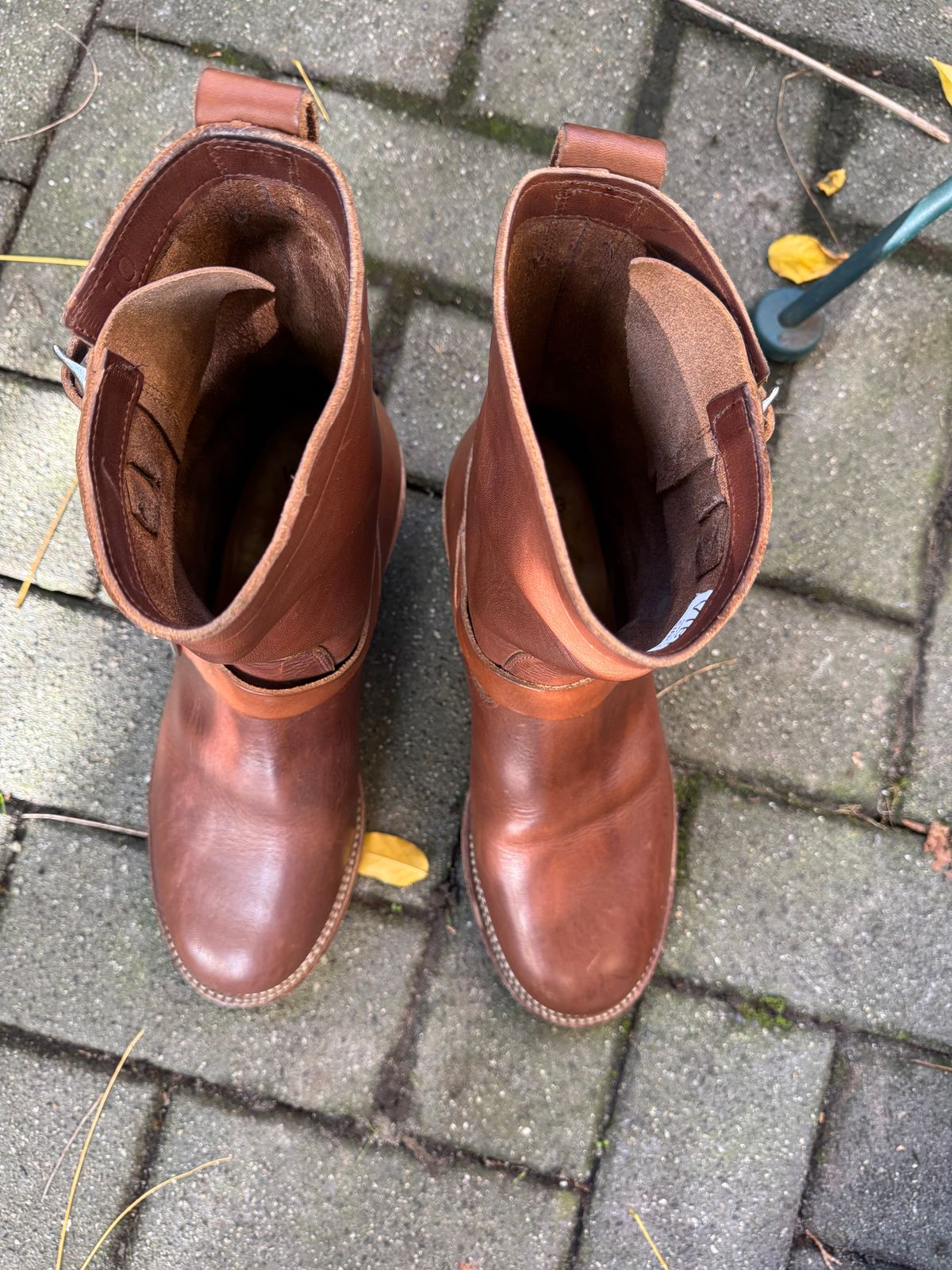 Photo by congressmancuff on November 4, 2025 of the Viberg Engineer in Horween Crust Chromexcel.