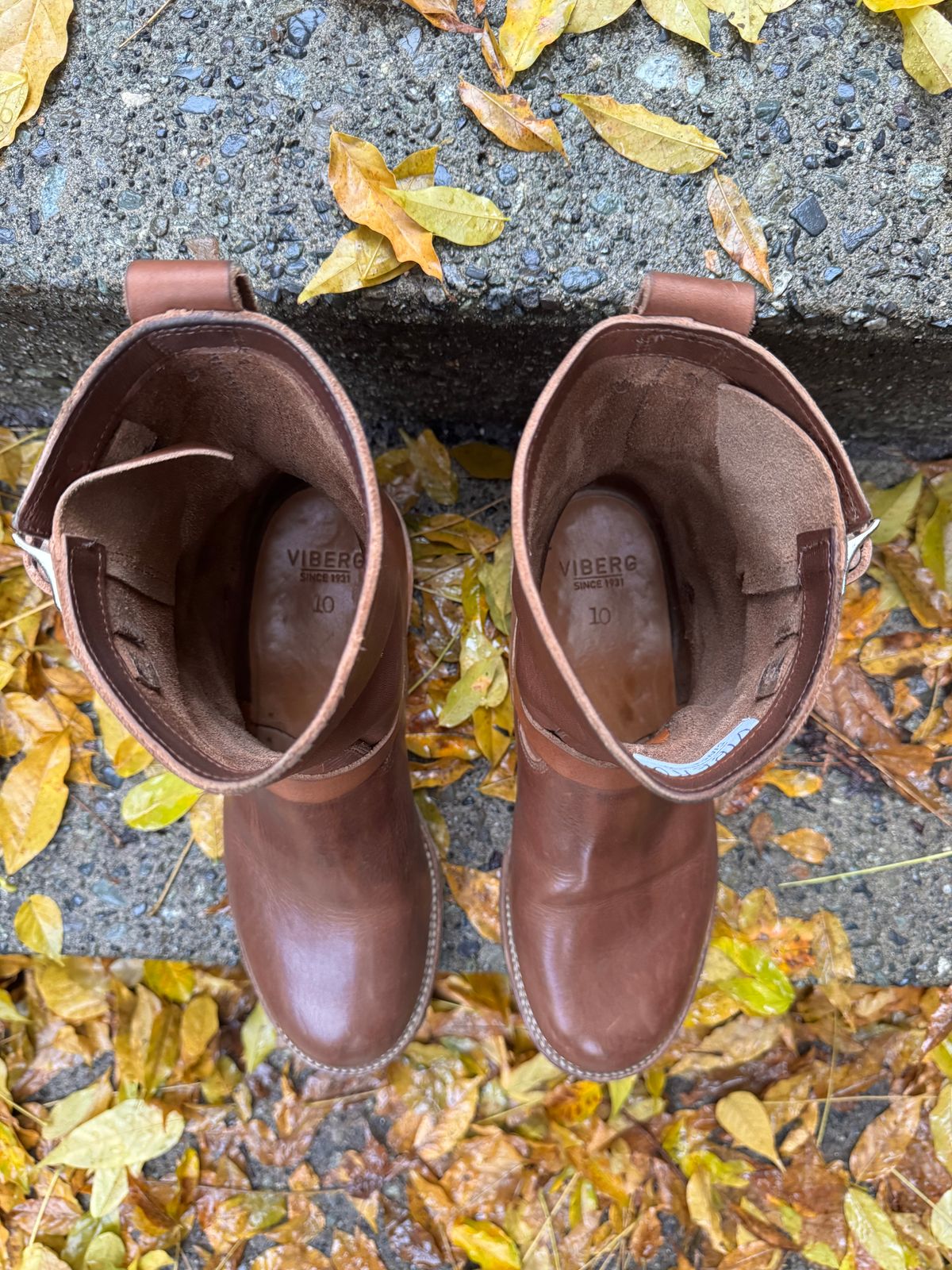 Photo by congressmancuff on December 5, 2025 of the Viberg Engineer in Horween Crust Chromexcel.