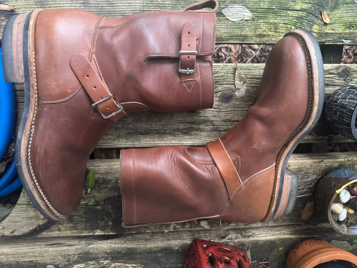 Photo by congressmancuff on January 6, 2026 of the Viberg Engineer in Horween Crust Chromexcel.