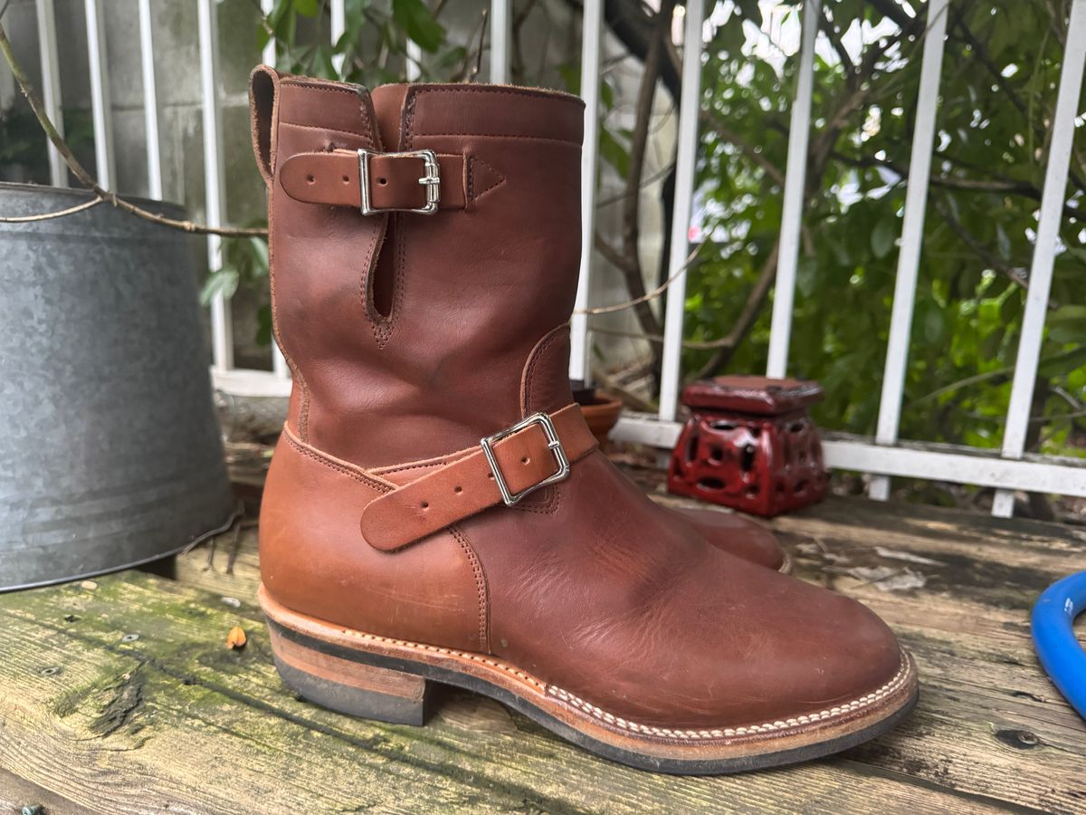 Photo by congressmancuff on January 5, 2026 of the Viberg Engineer in Horween Crust Chromexcel.