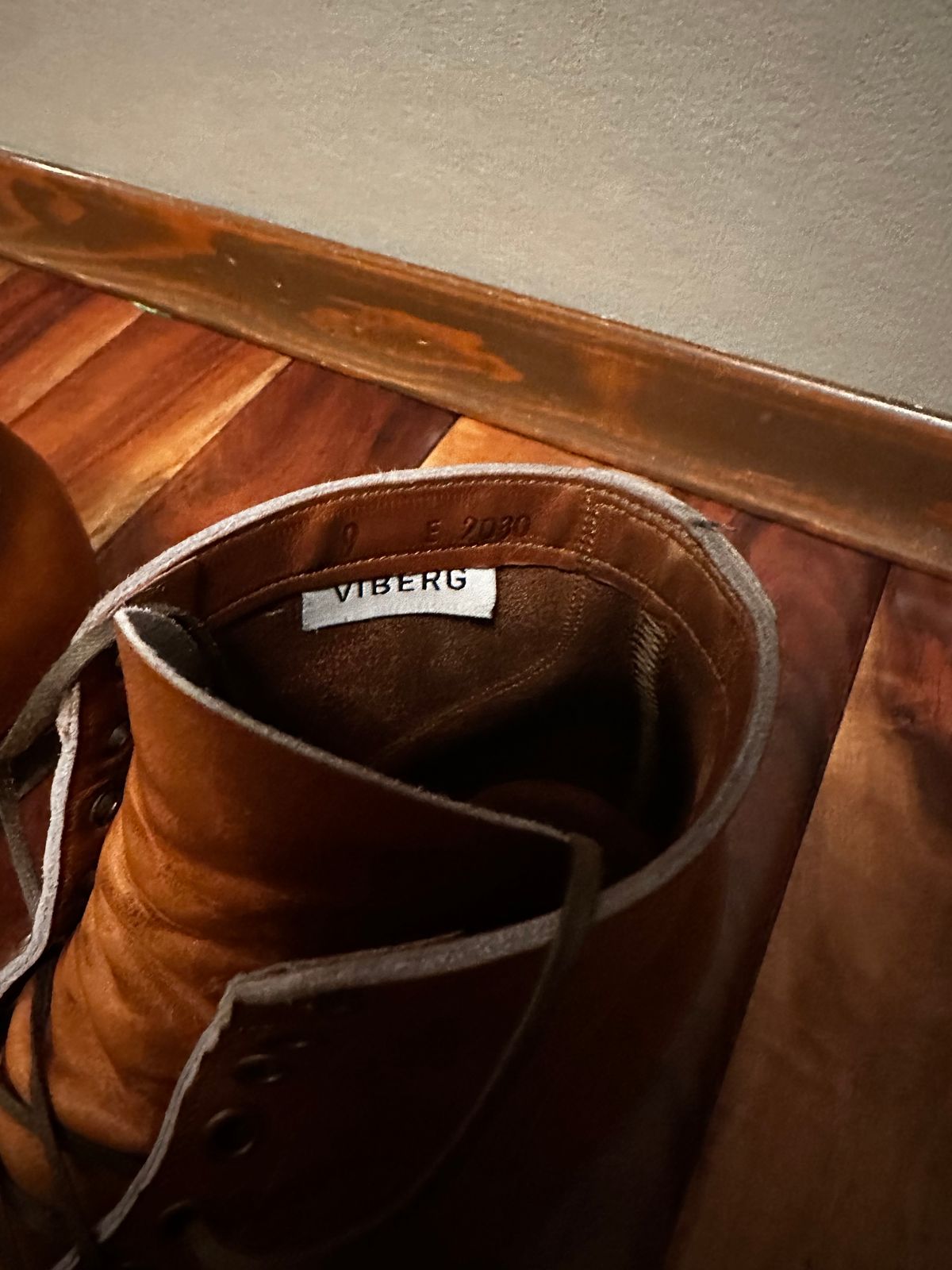 Photo by bbart on December 14, 2024 of the Viberg Service Boot BCT in Horween Oak Chromepak.