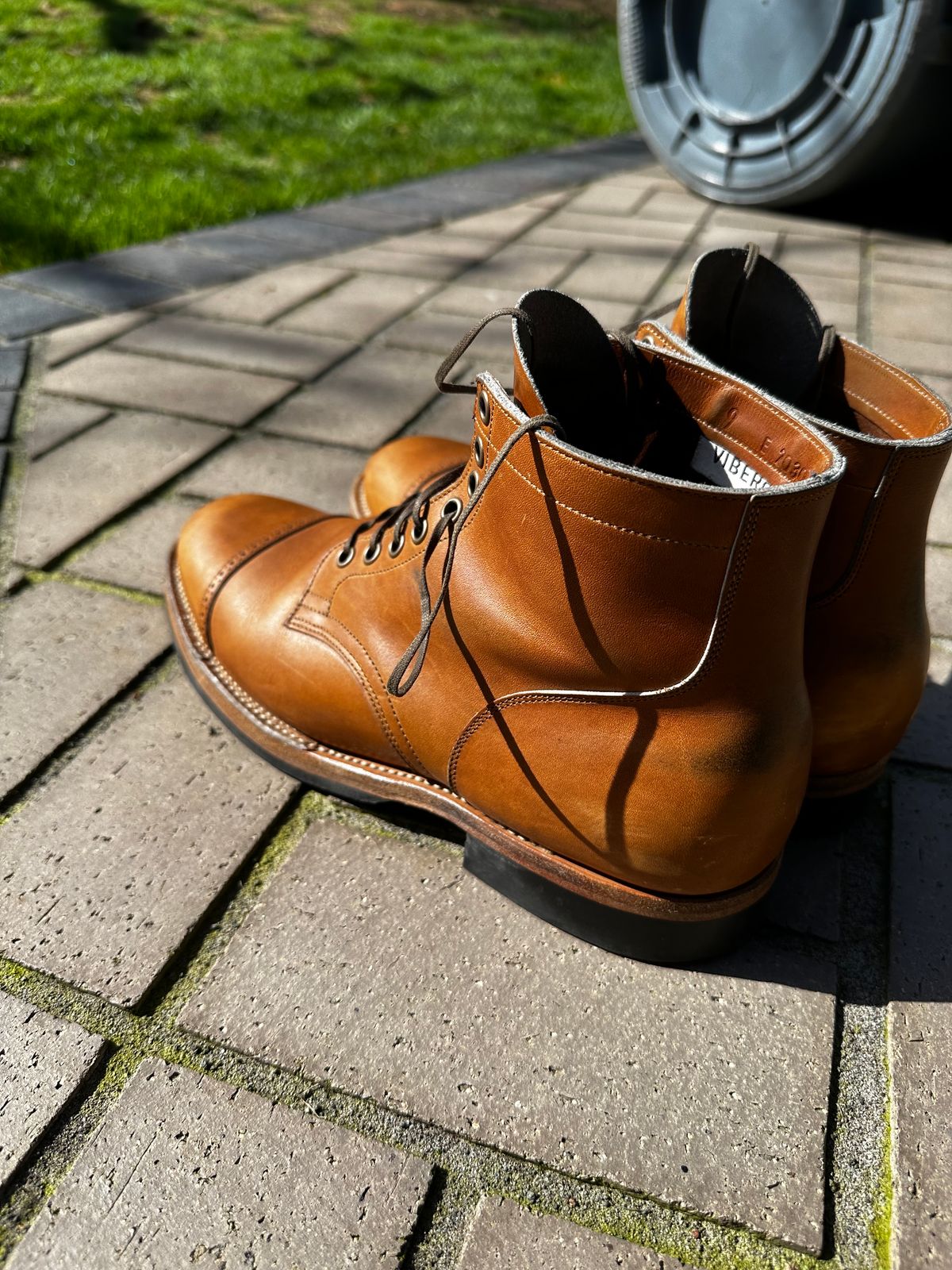 Photo by bbart on March 5, 2025 of the Viberg Service Boot BCT in Horween Oak Chromepak.