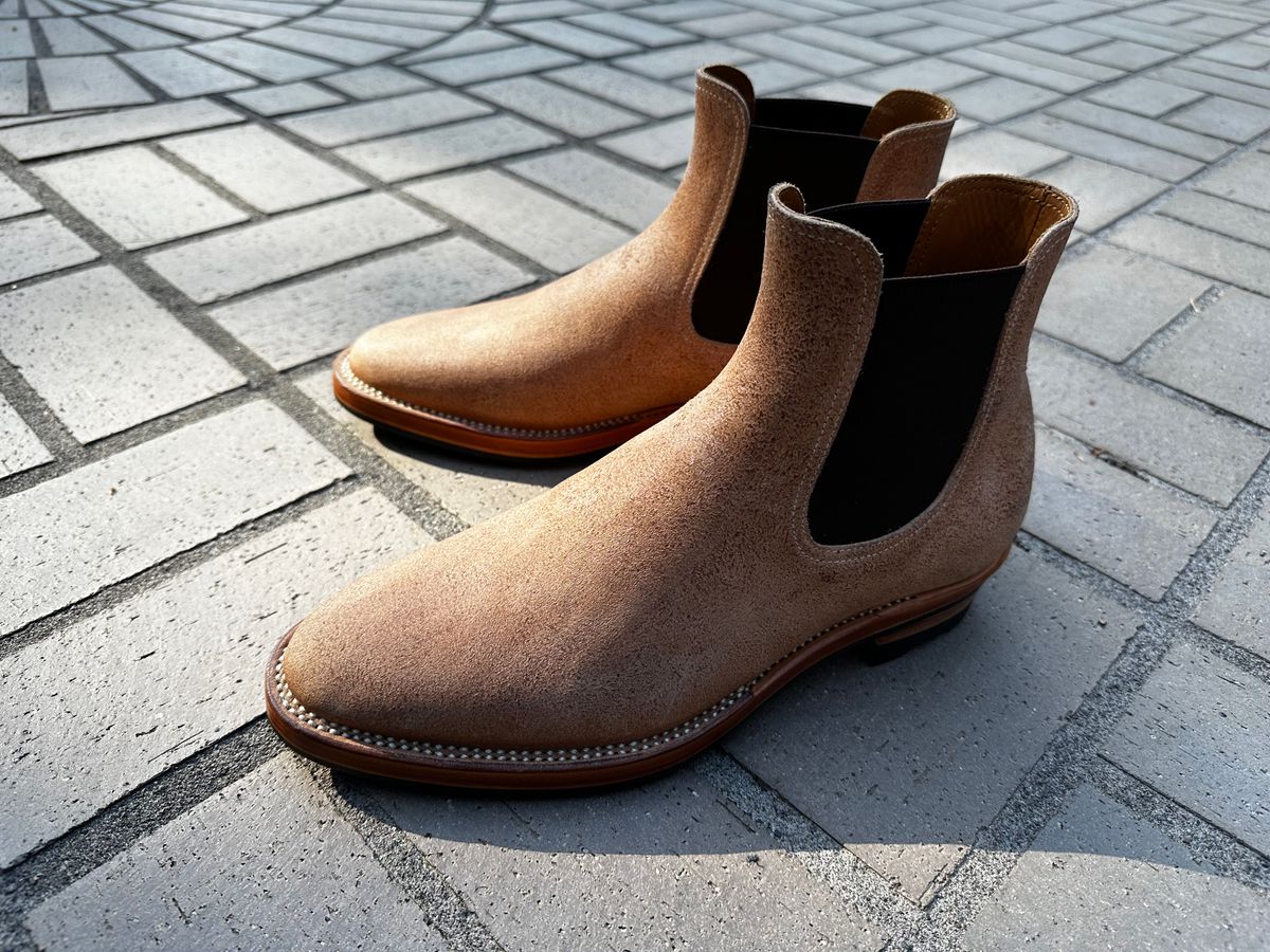 Photo by bbart on July 22, 2025 of the Briselblack The Seventh Chelsea Boot in Maryam Natural Horsebutt Roughout.