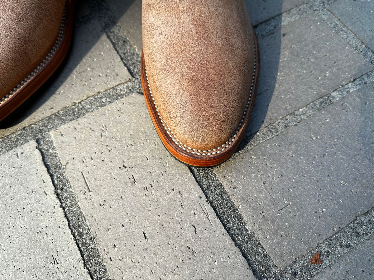 Photo by bbart on July 22, 2025 of the Briselblack The Seventh Chelsea Boot in Maryam Natural Horsebutt Roughout.