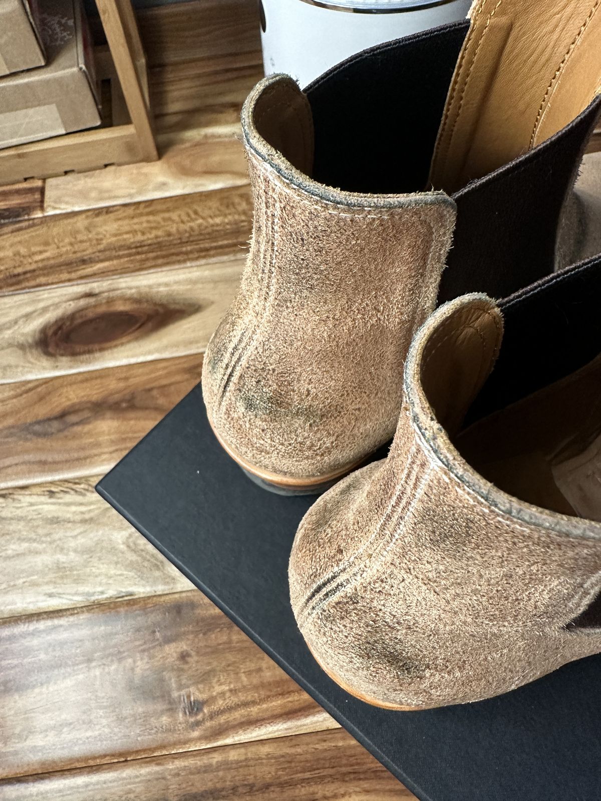 Photo by bbart on August 3, 2025 of the Briselblack The Seventh Chelsea Boot in Maryam Natural Horsebutt Roughout.