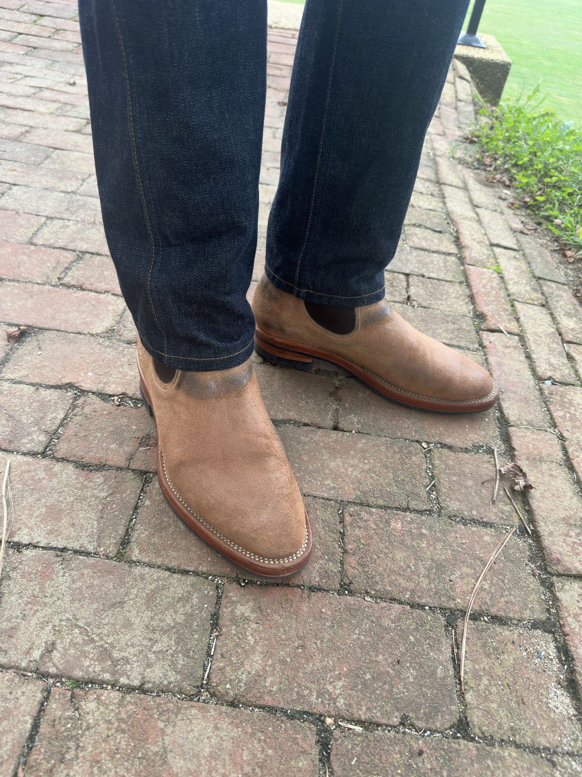 Photo by bbart on September 30, 2025 of the Briselblack The Seventh Chelsea Boot in Maryam Natural Horsebutt Roughout.