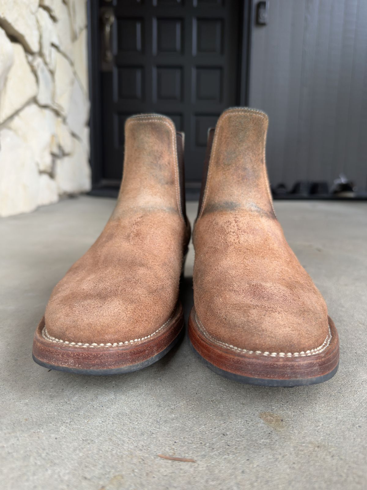 Photo by bbart on March 1, 2026 of the Briselblack The Seventh Chelsea Boot in Maryam Natural Horsebutt Roughout.