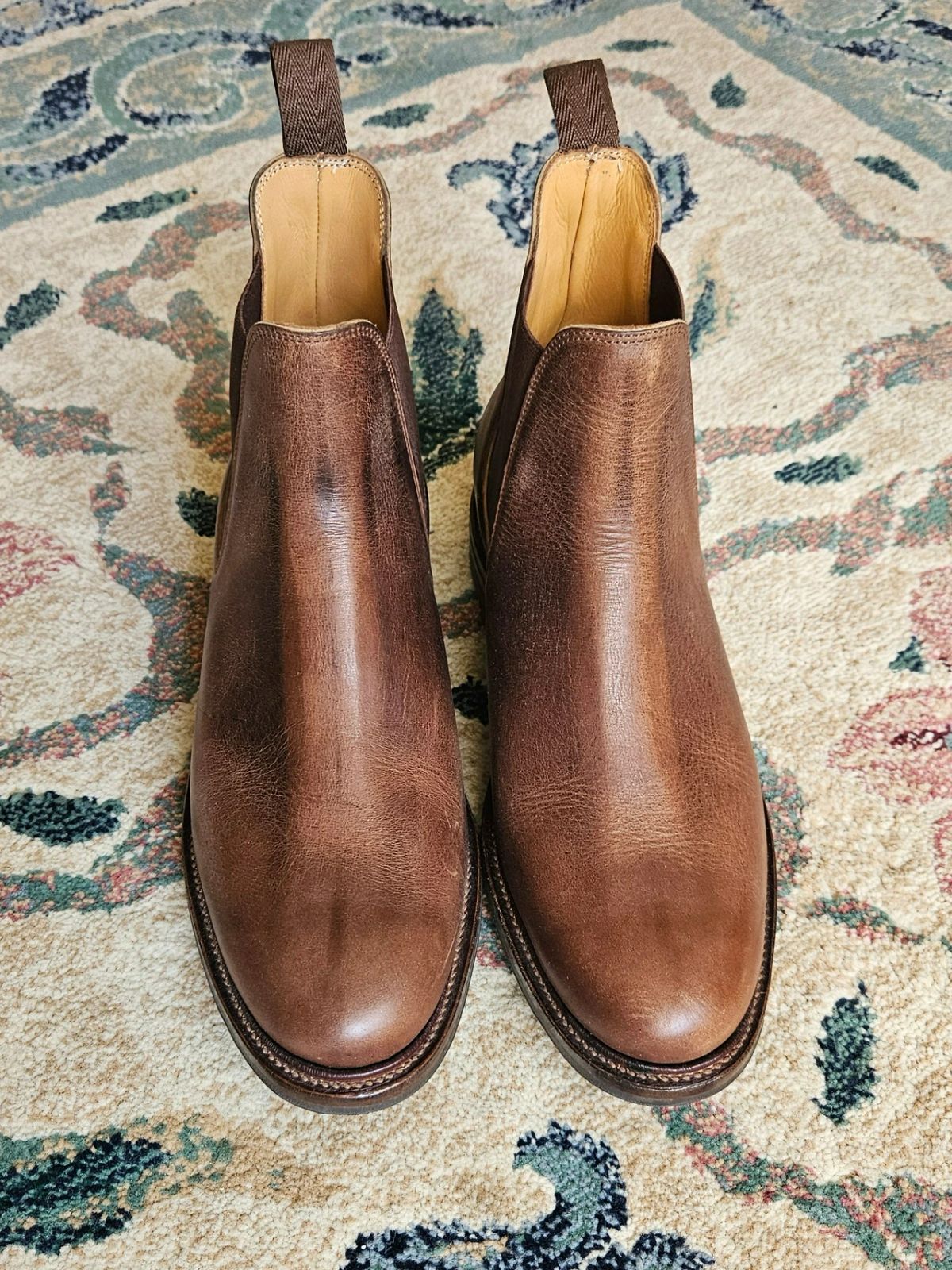 Photo by bbart on November 23, 2024 of the Viberg Chelsea in Horween Rowdy Dachshund.