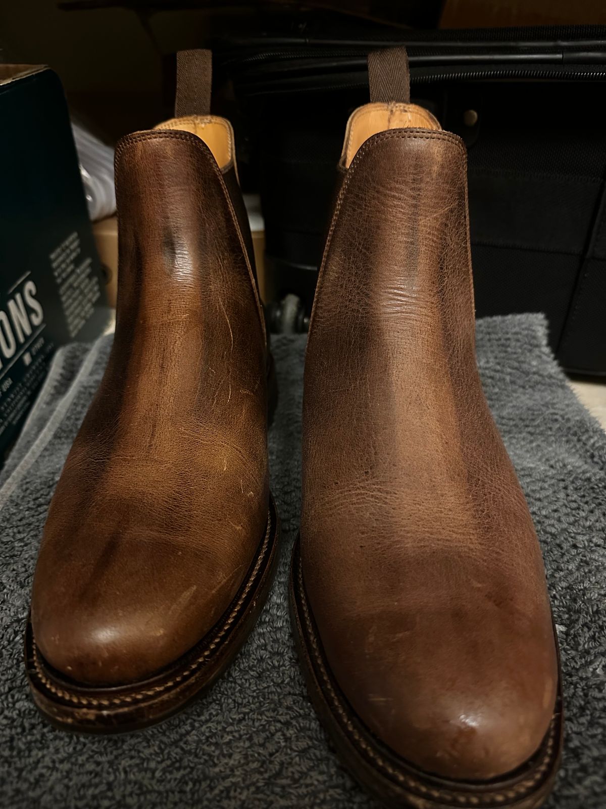 Photo by bbart on January 8, 2025 of the Viberg Chelsea in Horween Rowdy Dachshund.